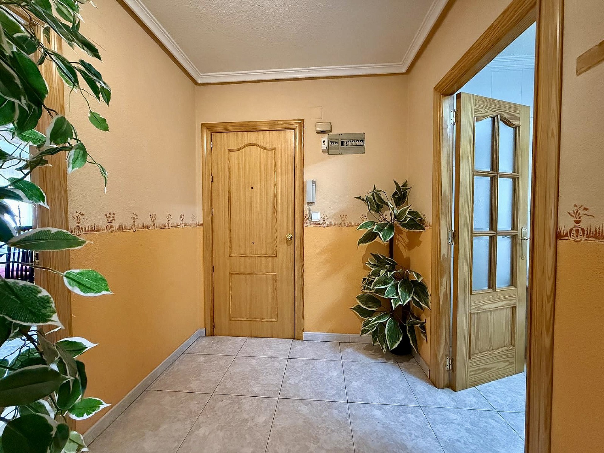 Resale - 5 Bedroom 2 Bathroom Apartment in Pinoso - , Pinoso, Alicante, Spain - Alicante