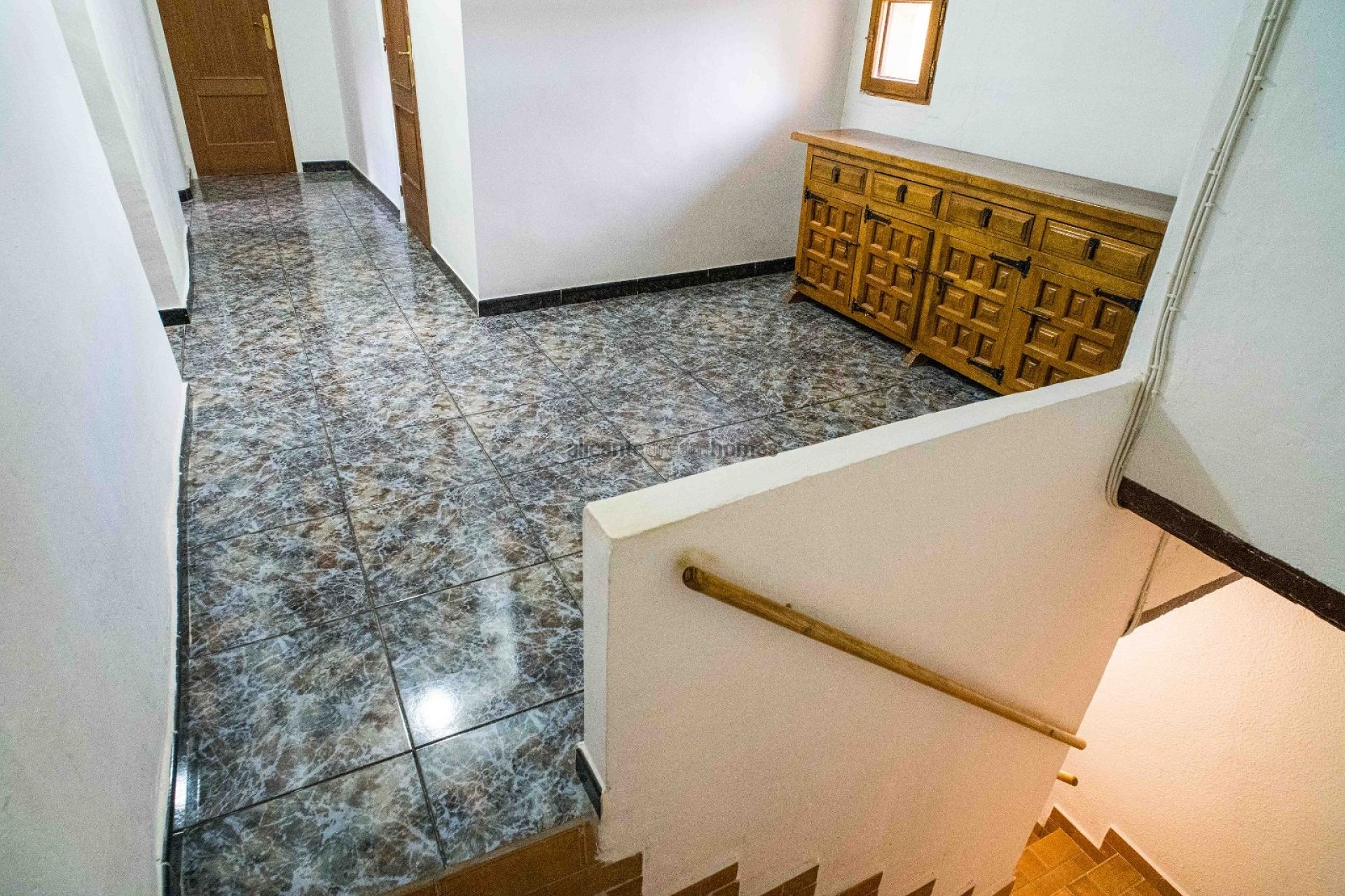 Resale - 5 Bedroom 4 Bathroom Country house in Pinoso -  - Alicante