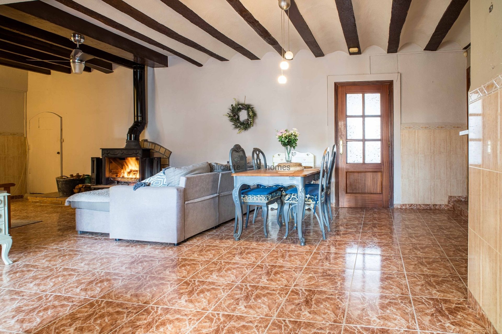 Resale - 5 Bedroom 4 Bathroom Country house in Pinoso -  - Alicante