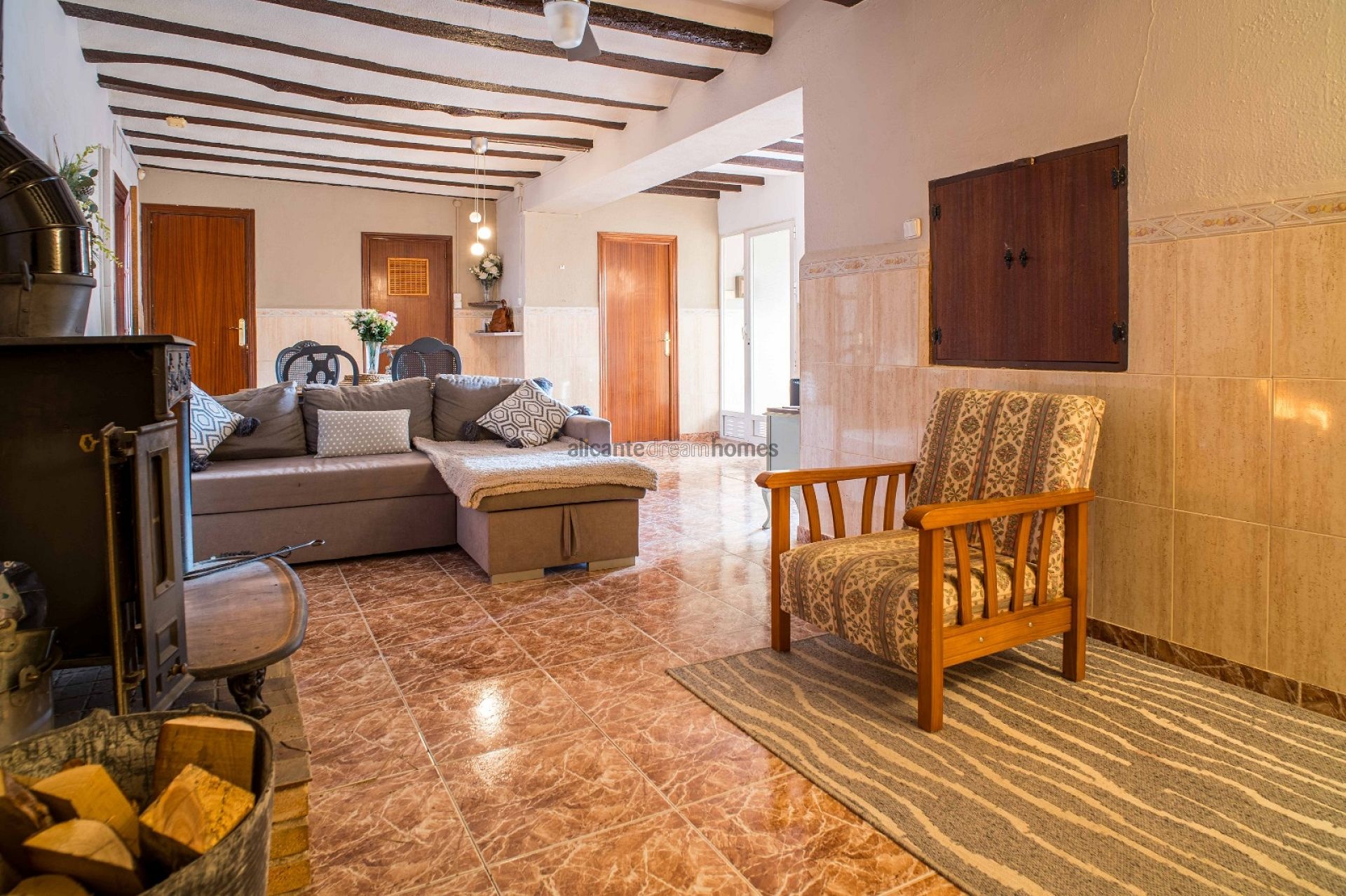 Resale - 5 Bedroom 4 Bathroom Country house in Pinoso -  - Alicante