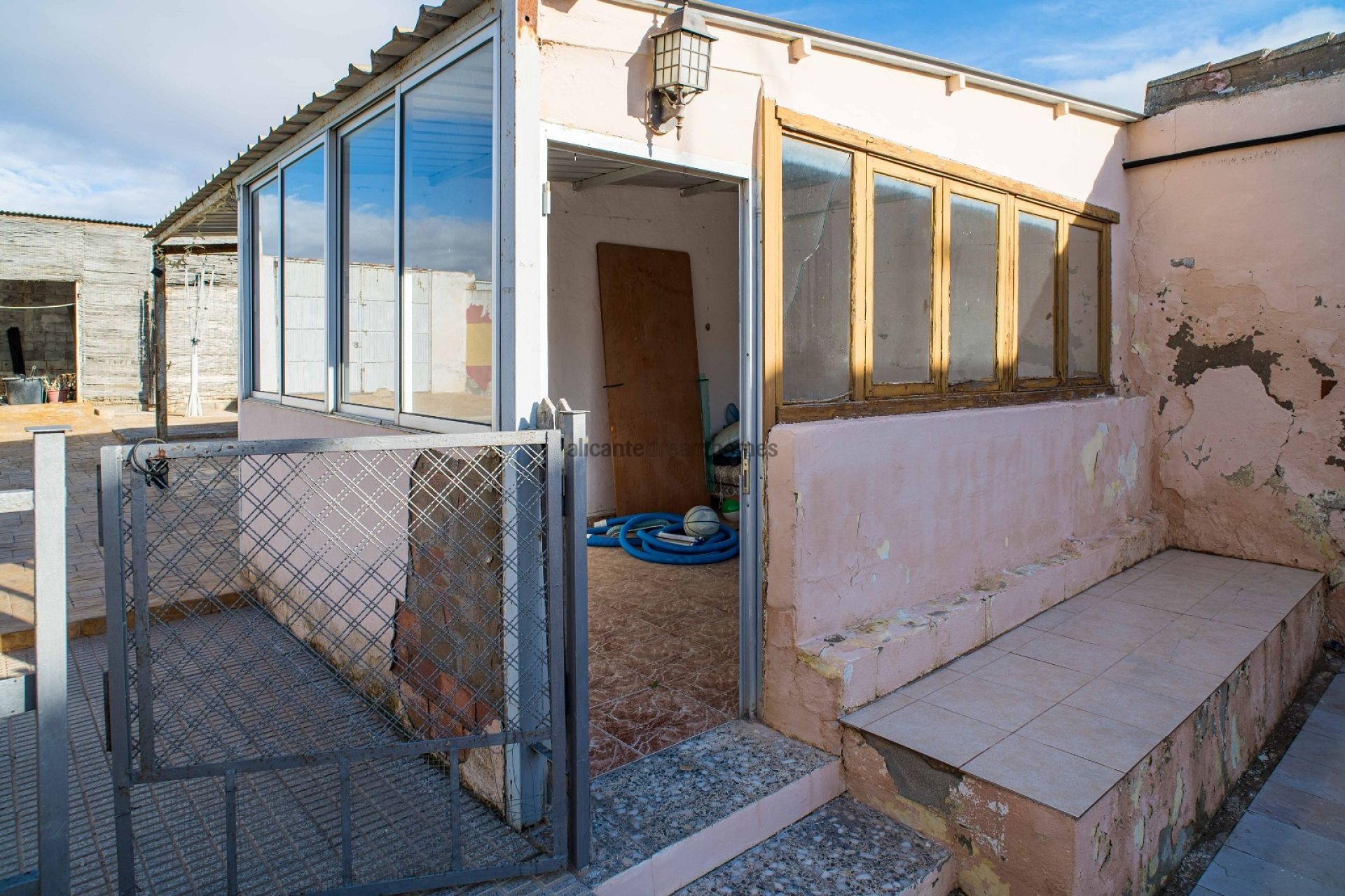 Resale - 5 Bedroom 4 Bathroom Country house in Pinoso -  - Alicante