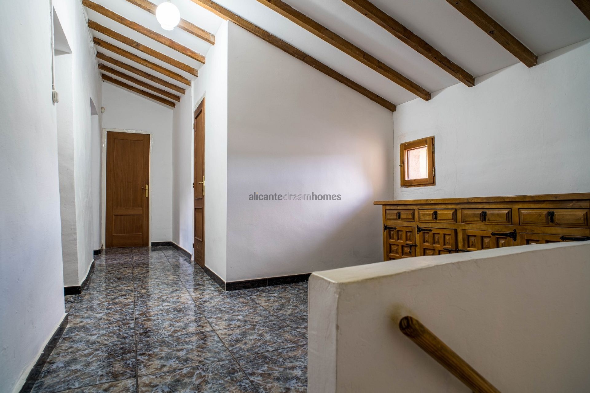 Resale - 5 Bedroom 4 Bathroom Country house in Pinoso -  - Alicante