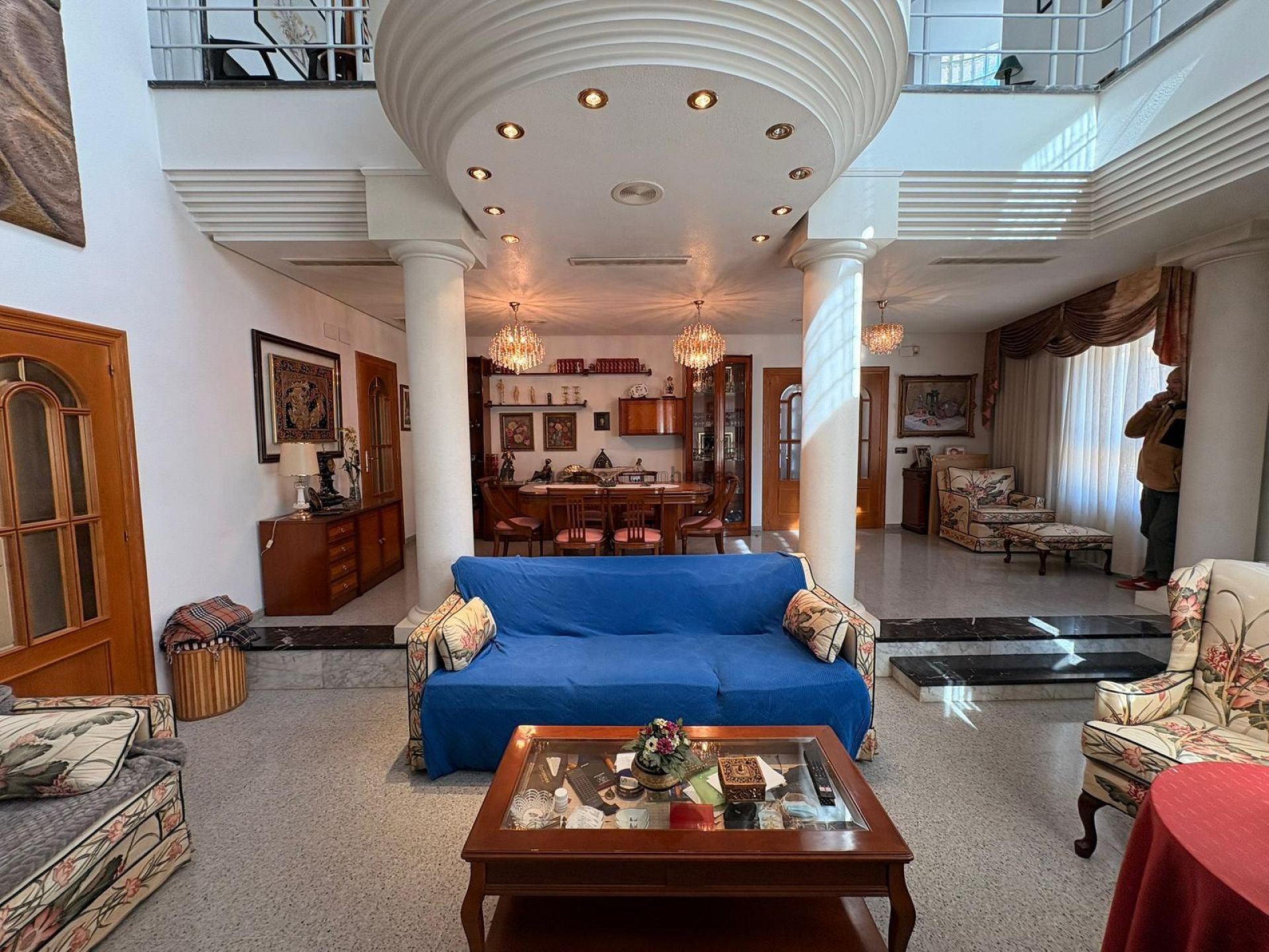 Resale - 6 Bedroom 5 Bathroom Villa in Sax -  - Alicante