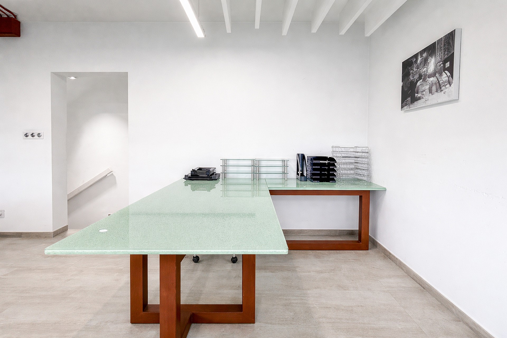 Resale - 4 Bedroom 2 Bathroom Commercial in Villena -  - Alicante