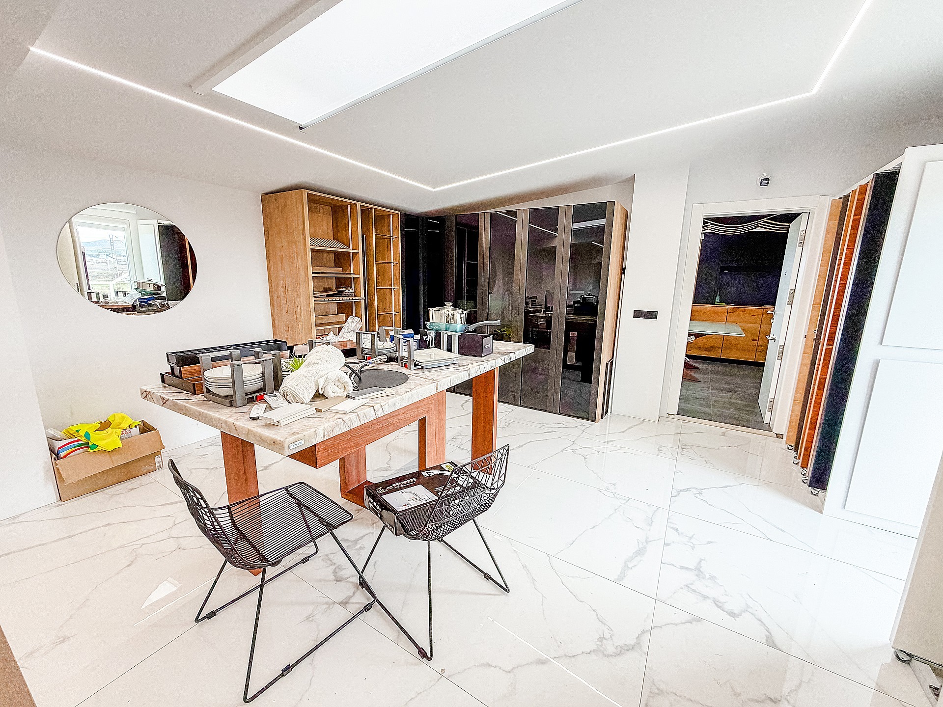 Resale - 4 Bedroom 2 Bathroom Commercial in Villena -  - Alicante