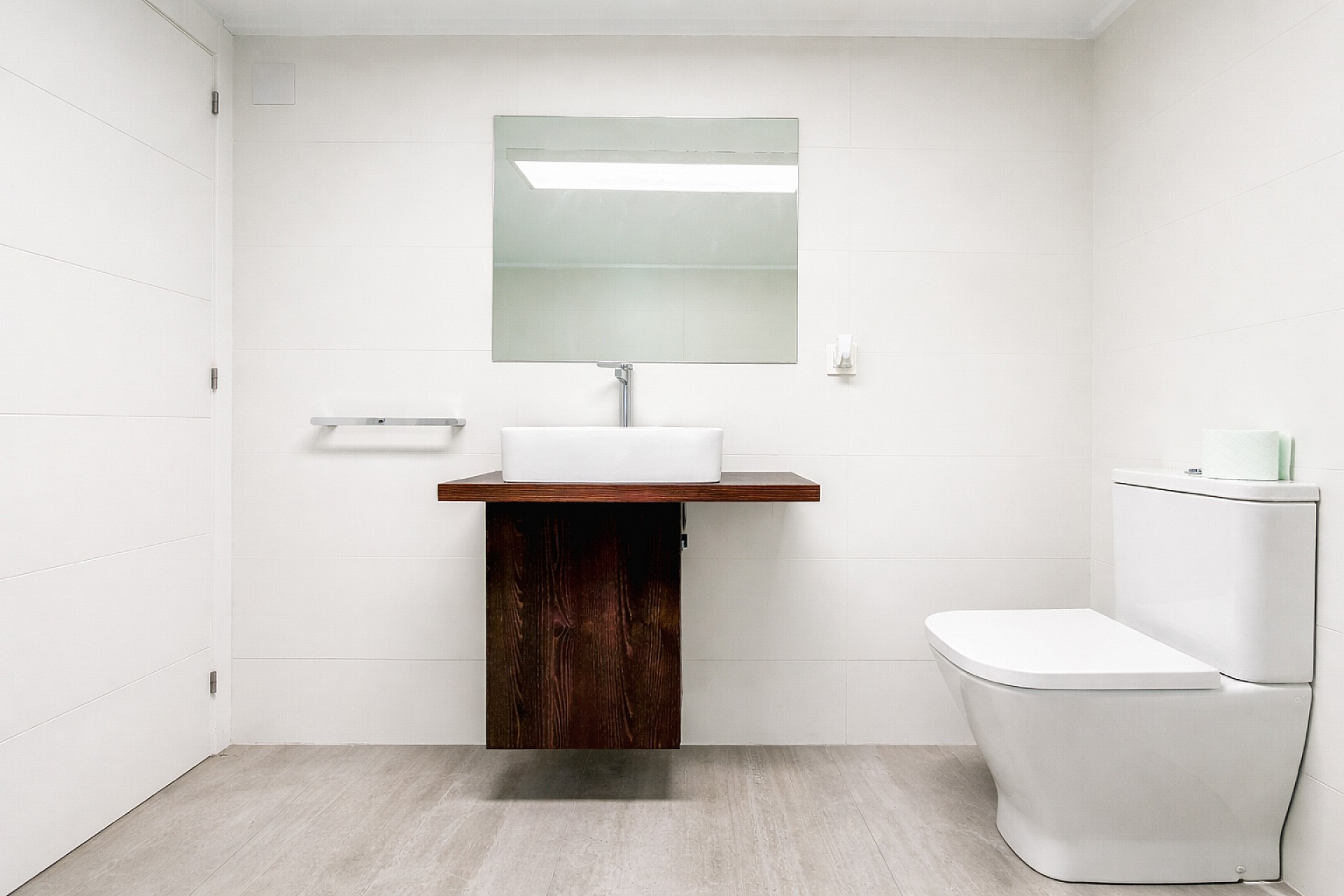Resale - 4 Bedroom 2 Bathroom Commercial in Villena -  - Alicante
