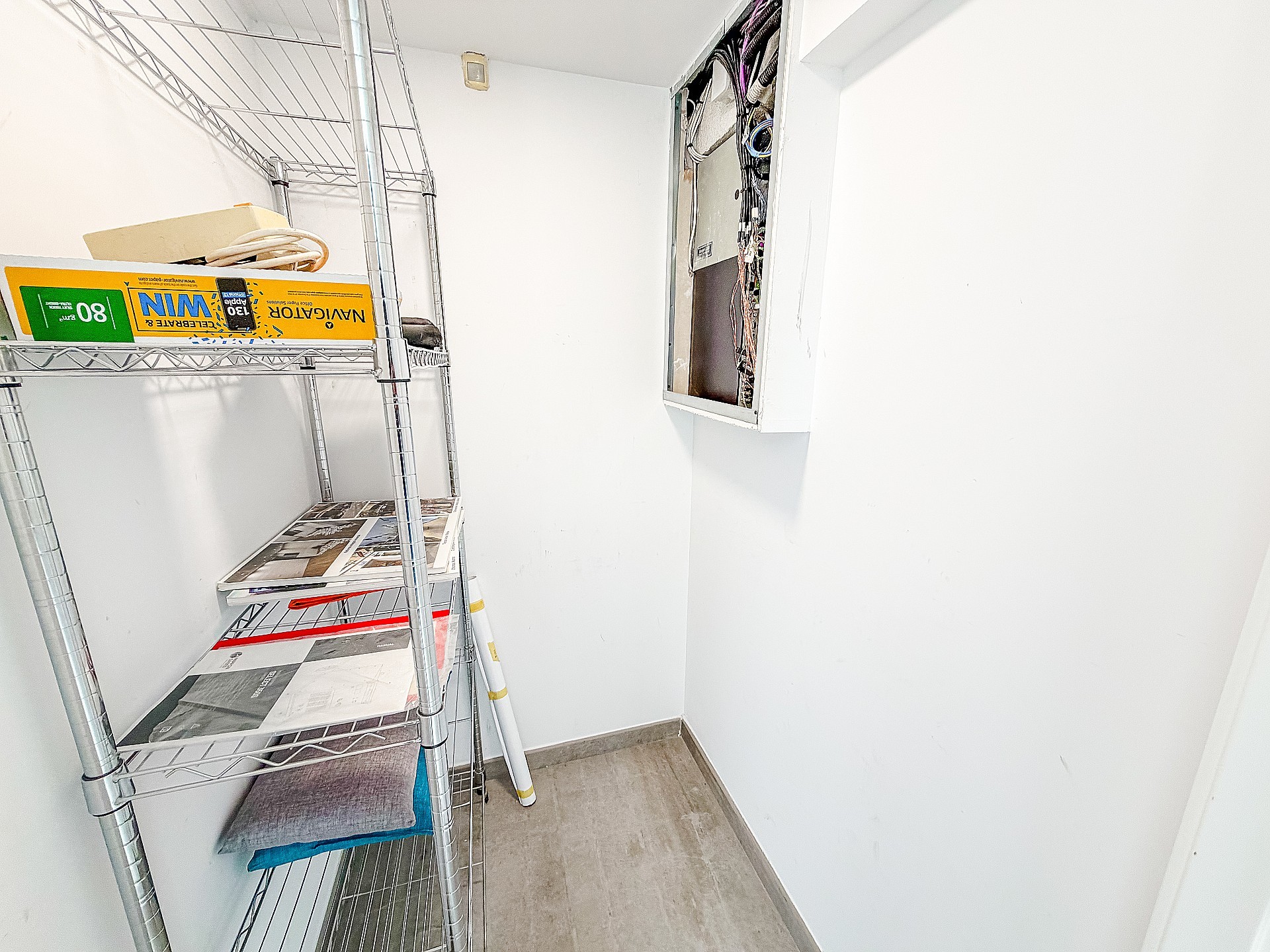 Resale - 4 Bedroom 2 Bathroom Commercial in Villena -  - Alicante