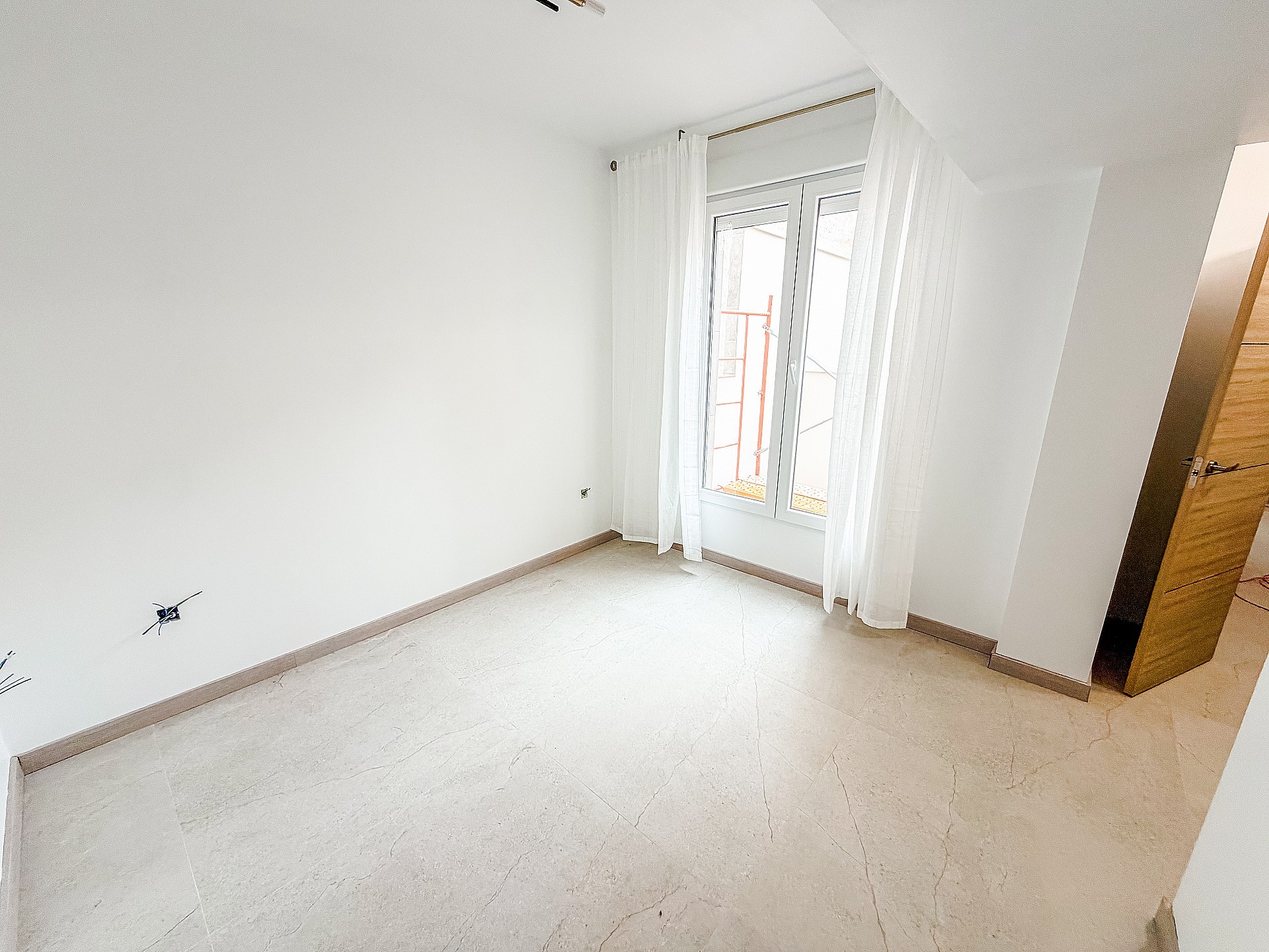Resale - 2 Bedroom 2 Bathroom Apartment in Elche -  - Alicante