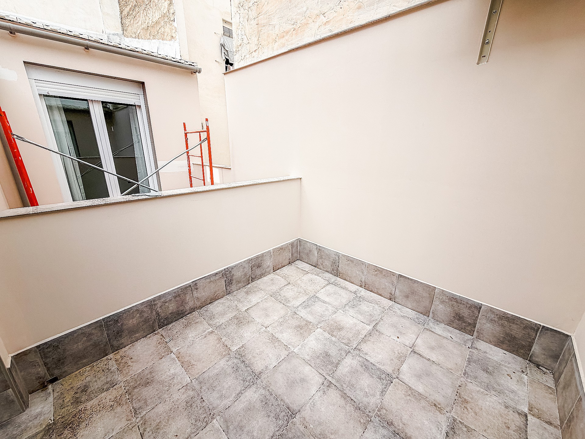 Resale - 2 Bedroom 2 Bathroom Apartment in Elche -  - Alicante