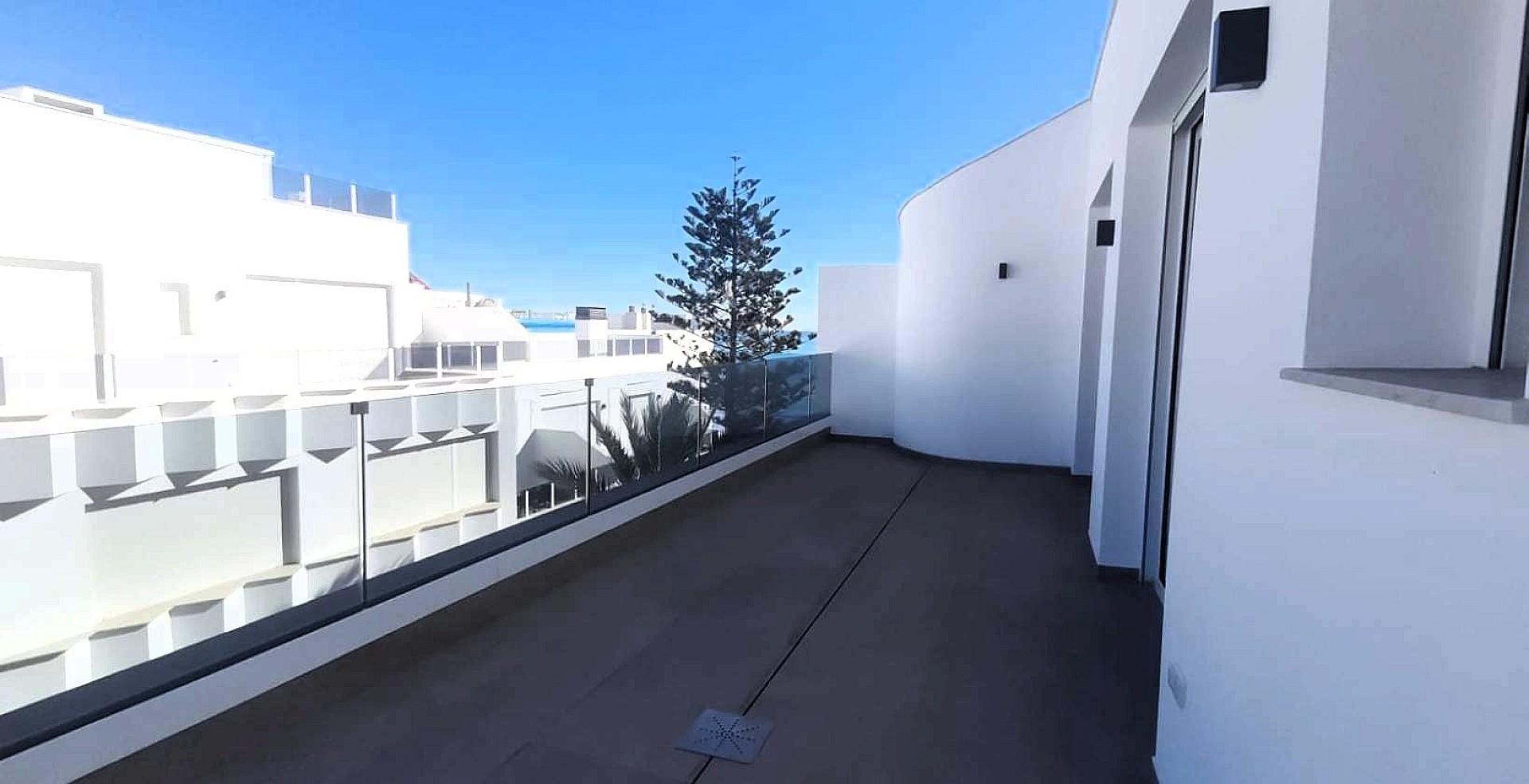 Resale - 2 Bedroom 1 Bathroom Apartment in Torrevieja -  - Alicante