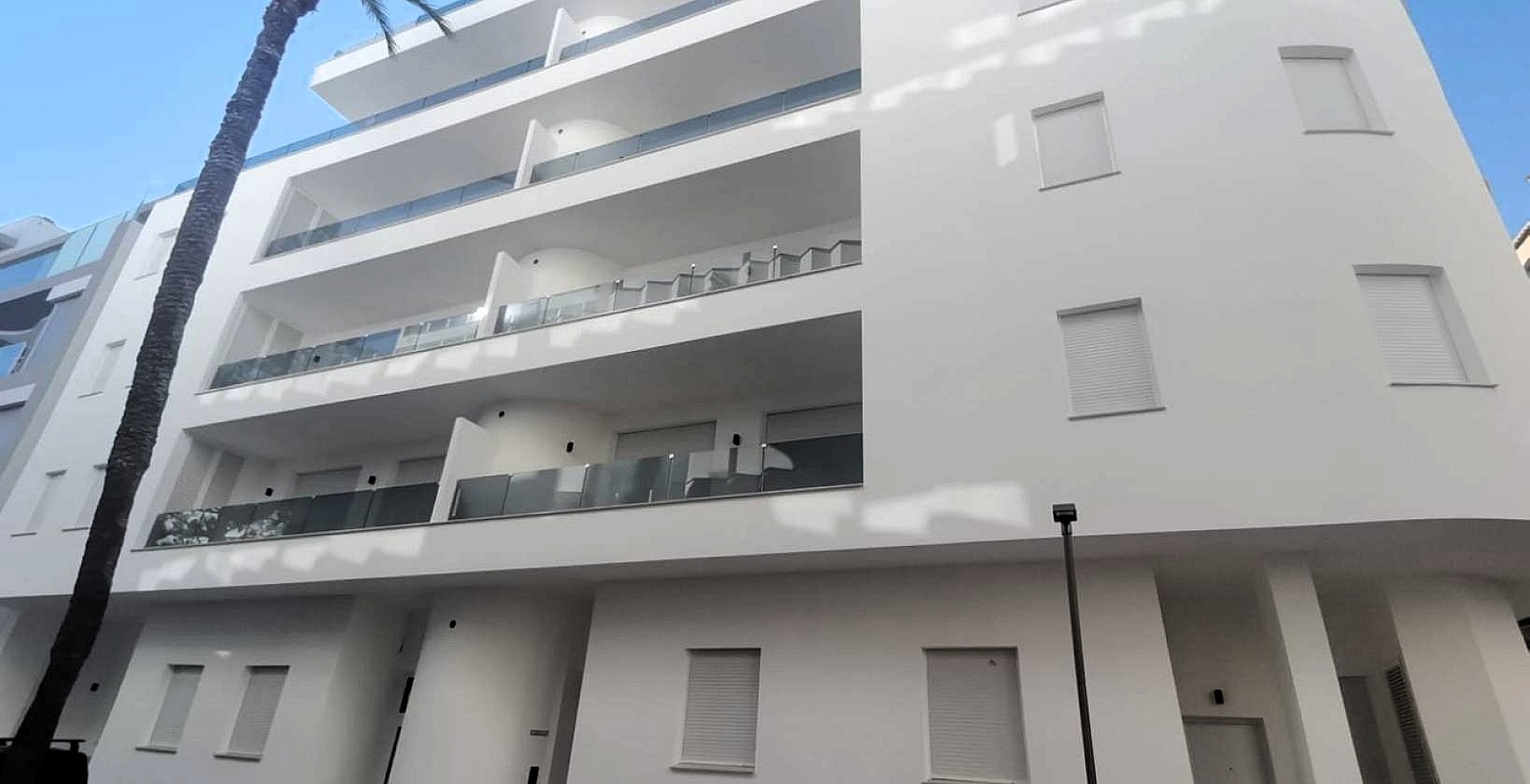Resale - 2 Bedroom 1 Bathroom Apartment in Torrevieja -  - Alicante
