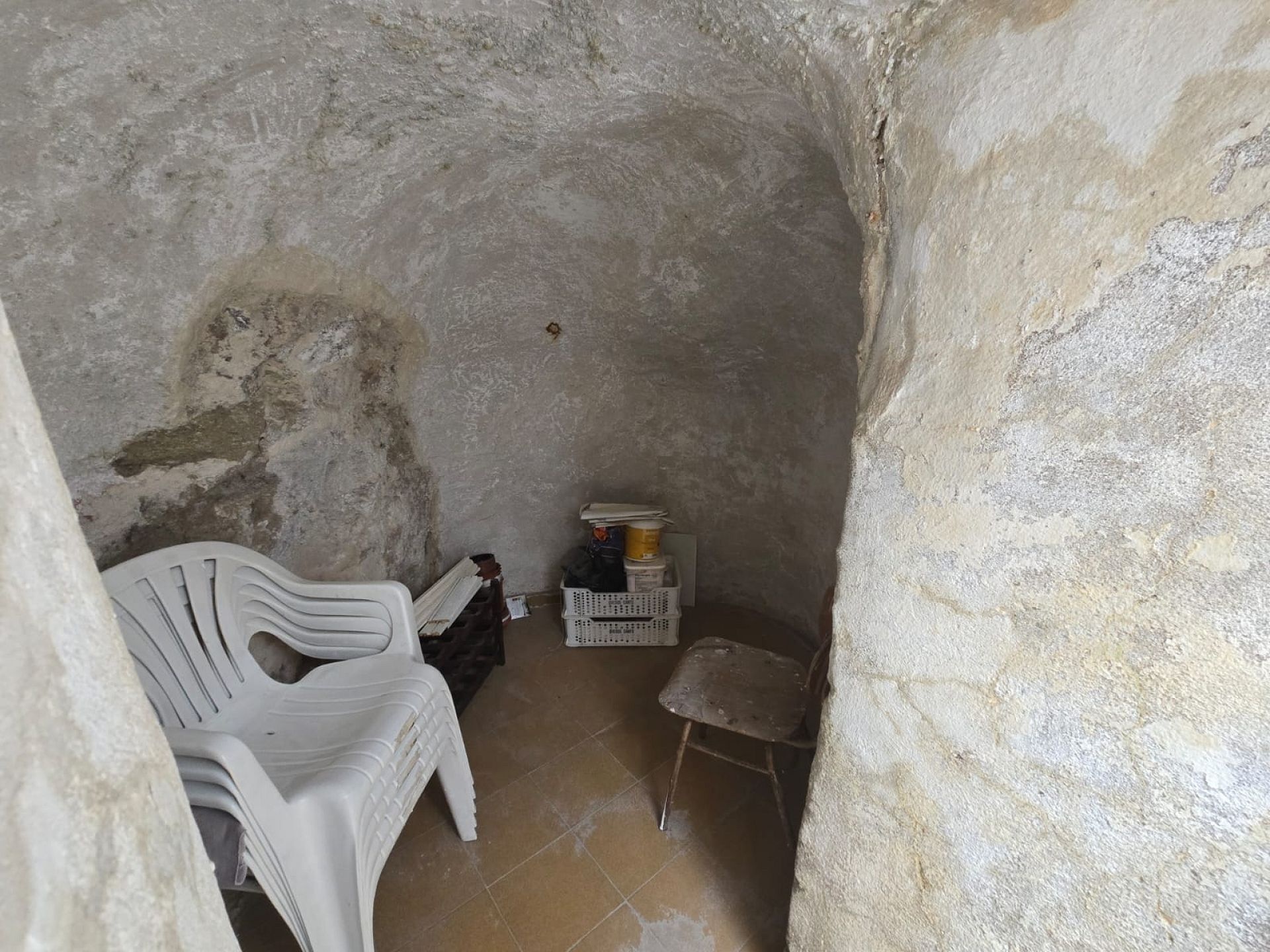Resale - 5 Bedroom 2 Bathroom Townhouse in Sax -  - Alicante