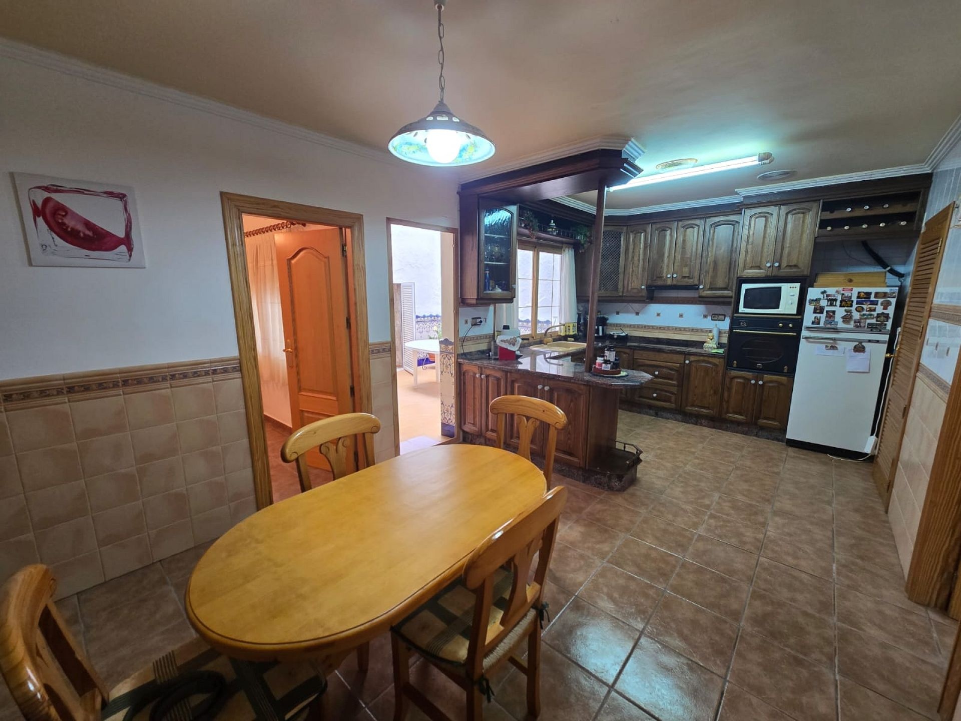 Resale - 5 Bedroom 2 Bathroom Townhouse in Sax -  - Alicante
