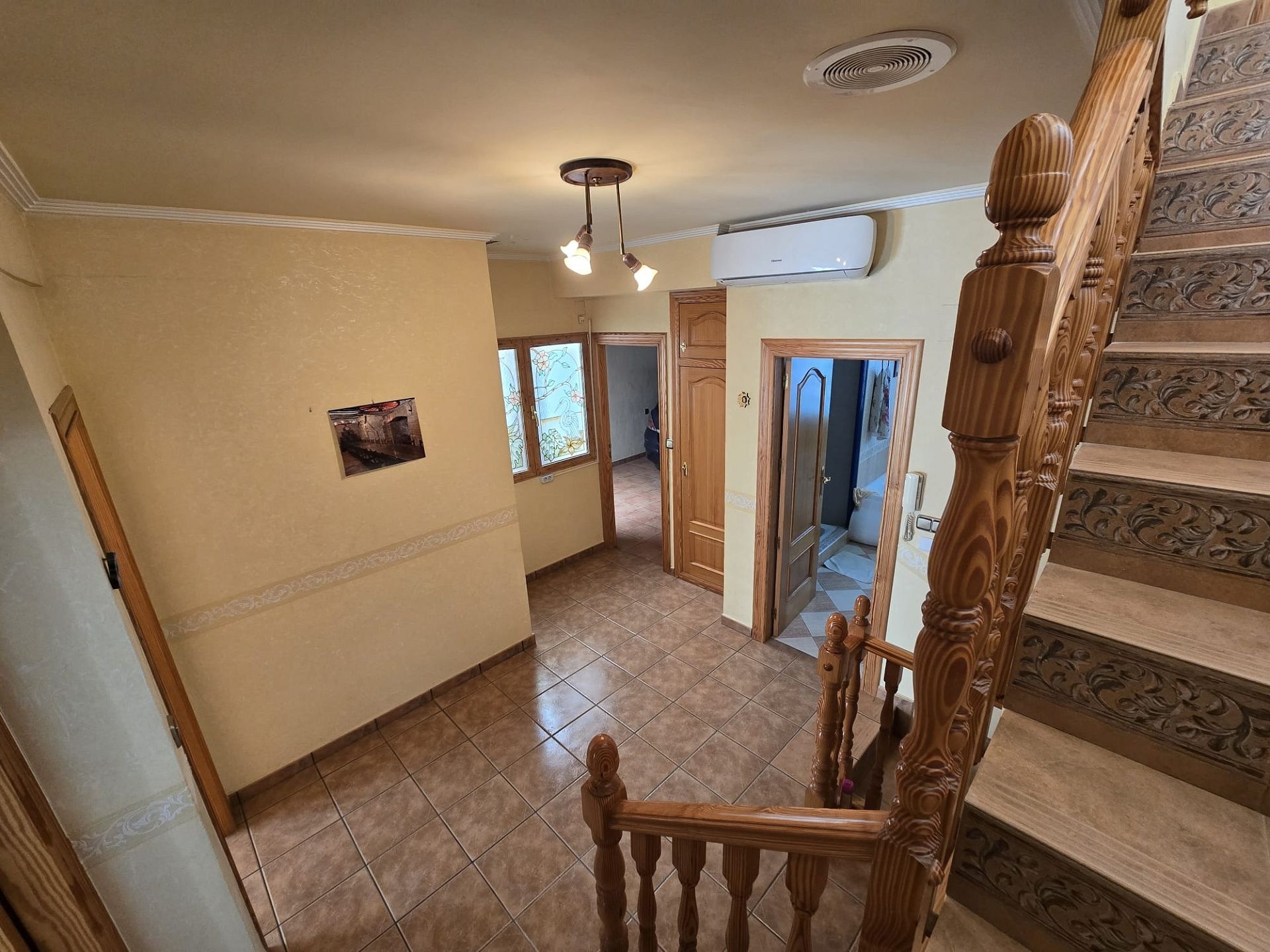 Resale - 5 Bedroom 2 Bathroom Townhouse in Sax -  - Alicante