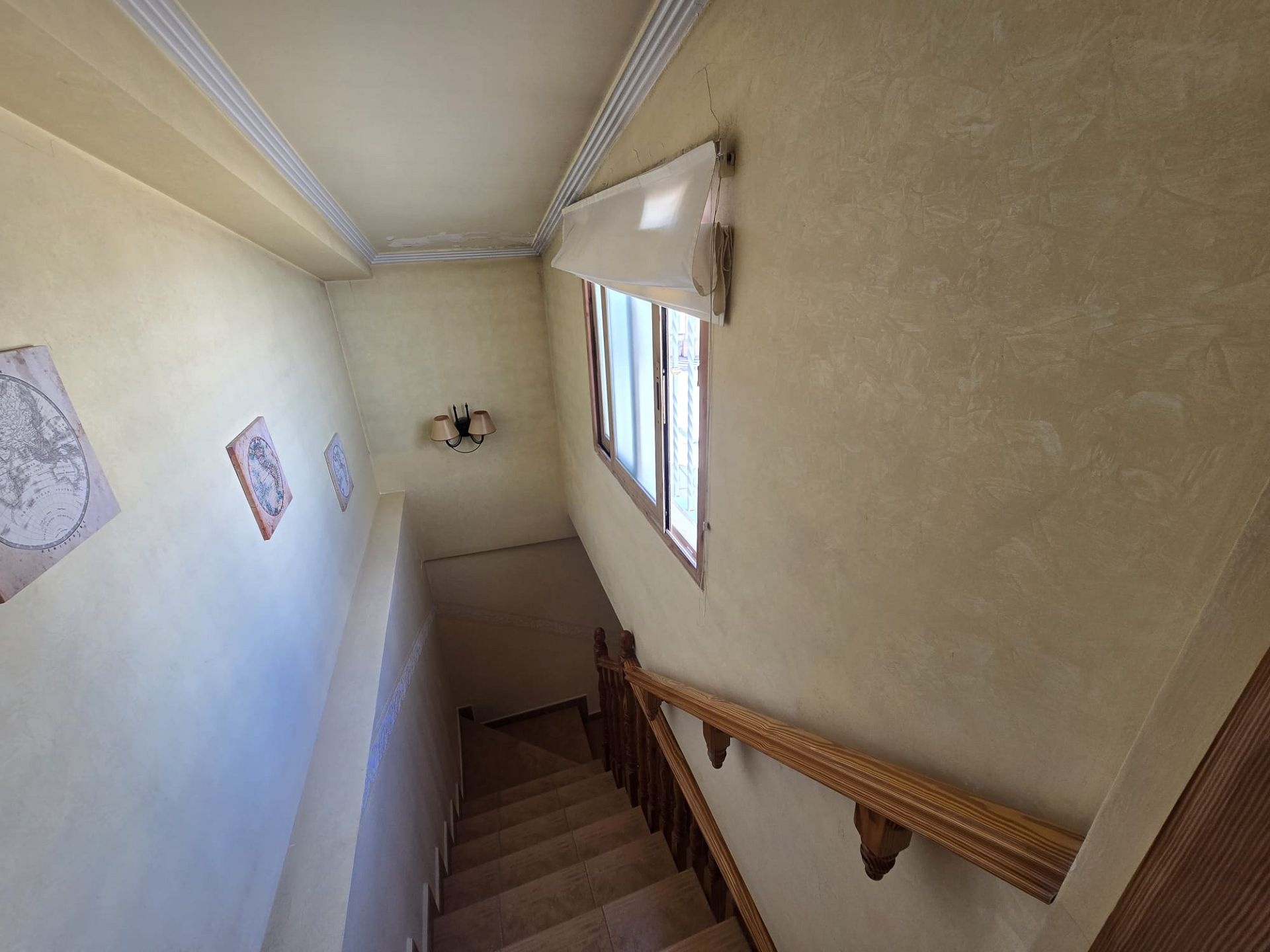 Resale - 5 Bedroom 2 Bathroom Townhouse in Sax -  - Alicante