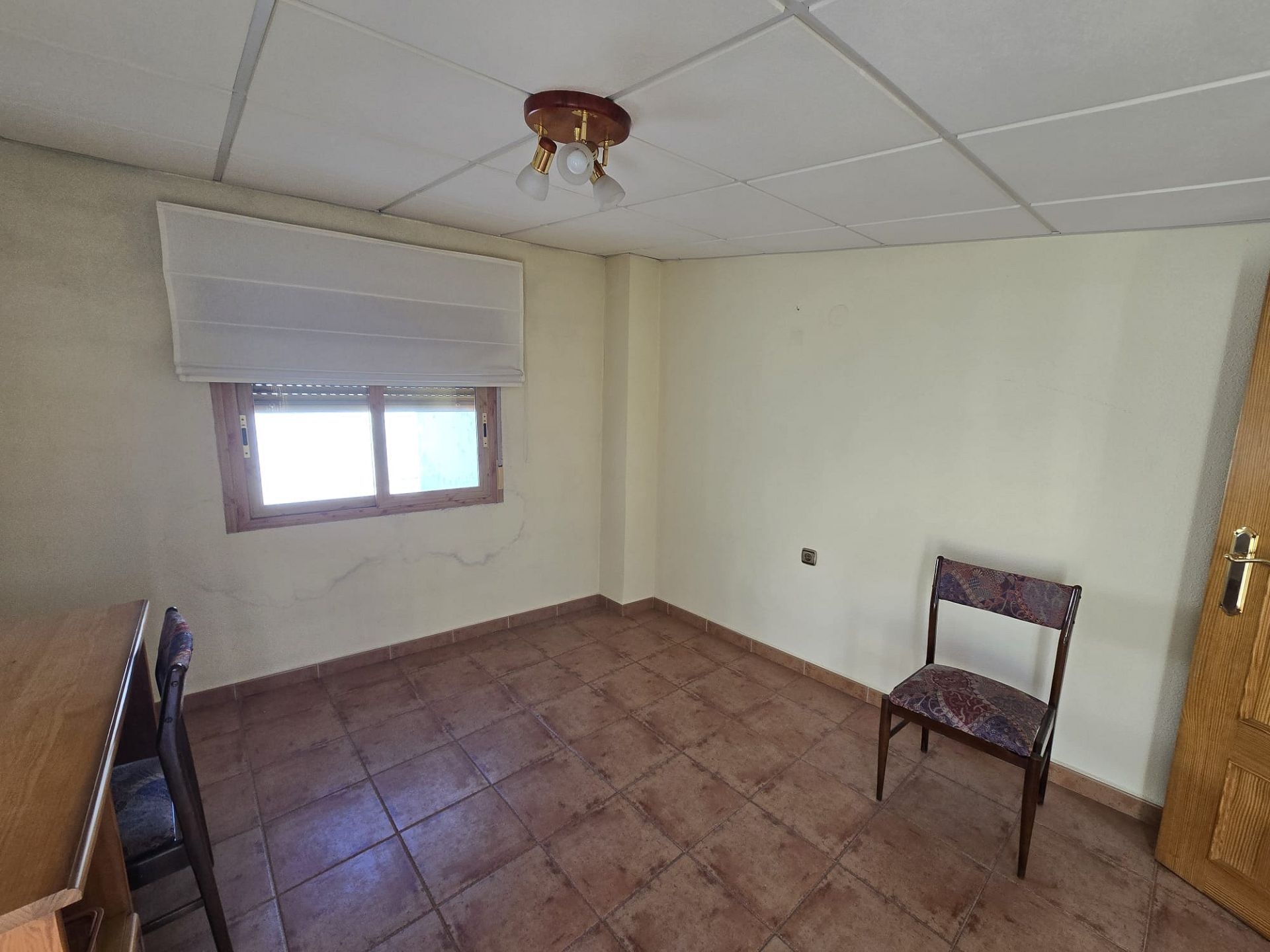 Resale - 5 Bedroom 2 Bathroom Townhouse in Sax -  - Alicante