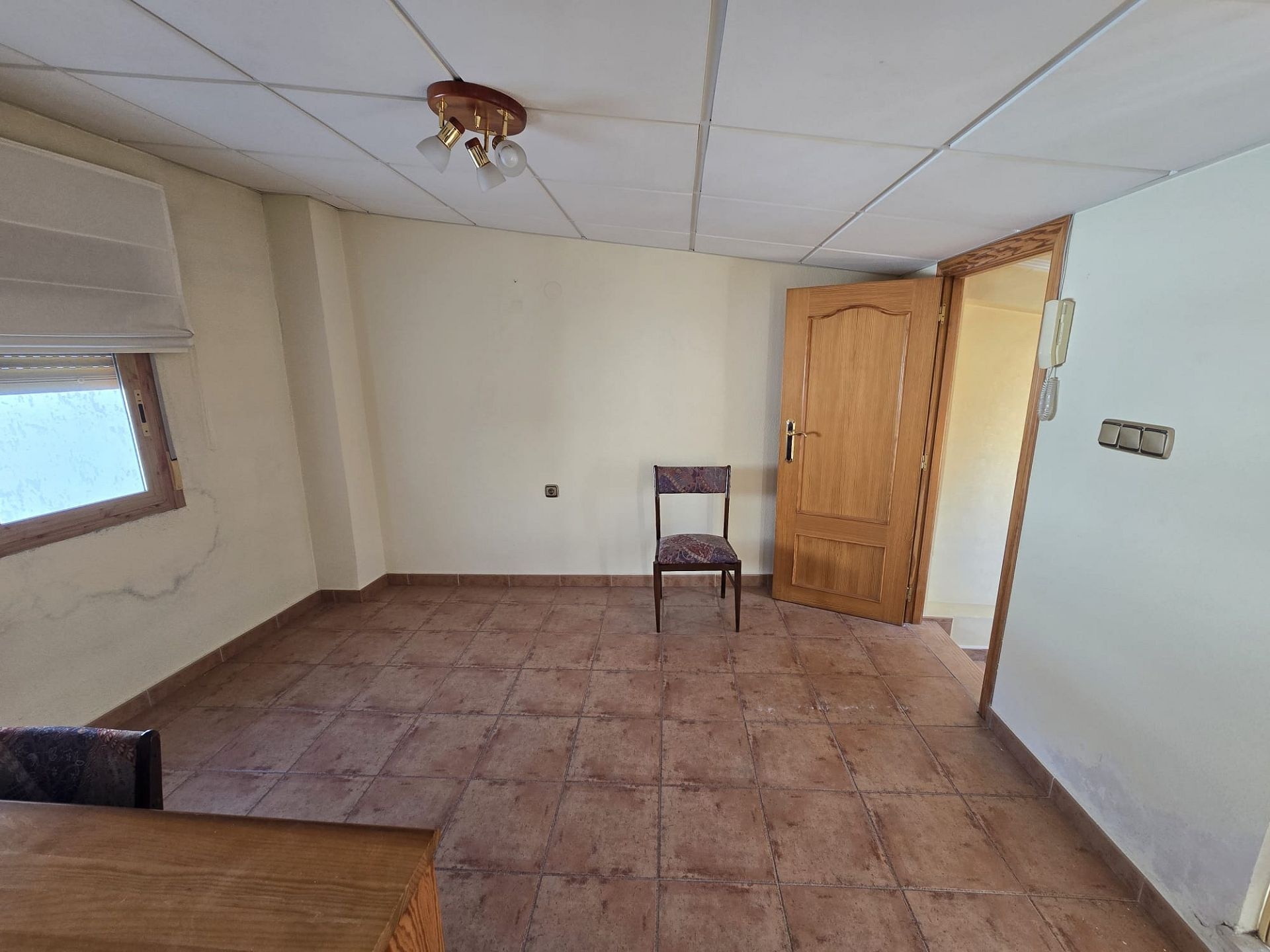 Resale - 5 Bedroom 2 Bathroom Townhouse in Sax -  - Alicante