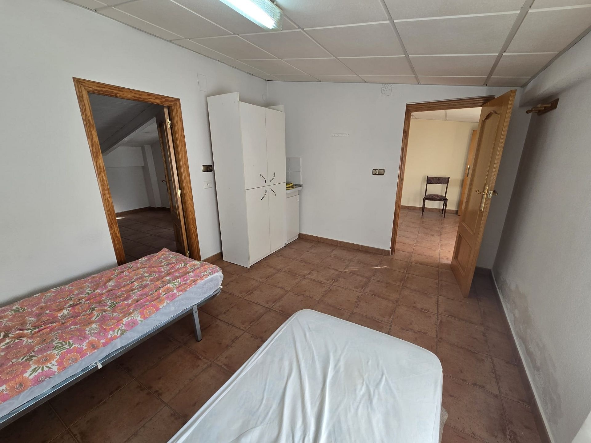 Resale - 5 Bedroom 2 Bathroom Townhouse in Sax -  - Alicante