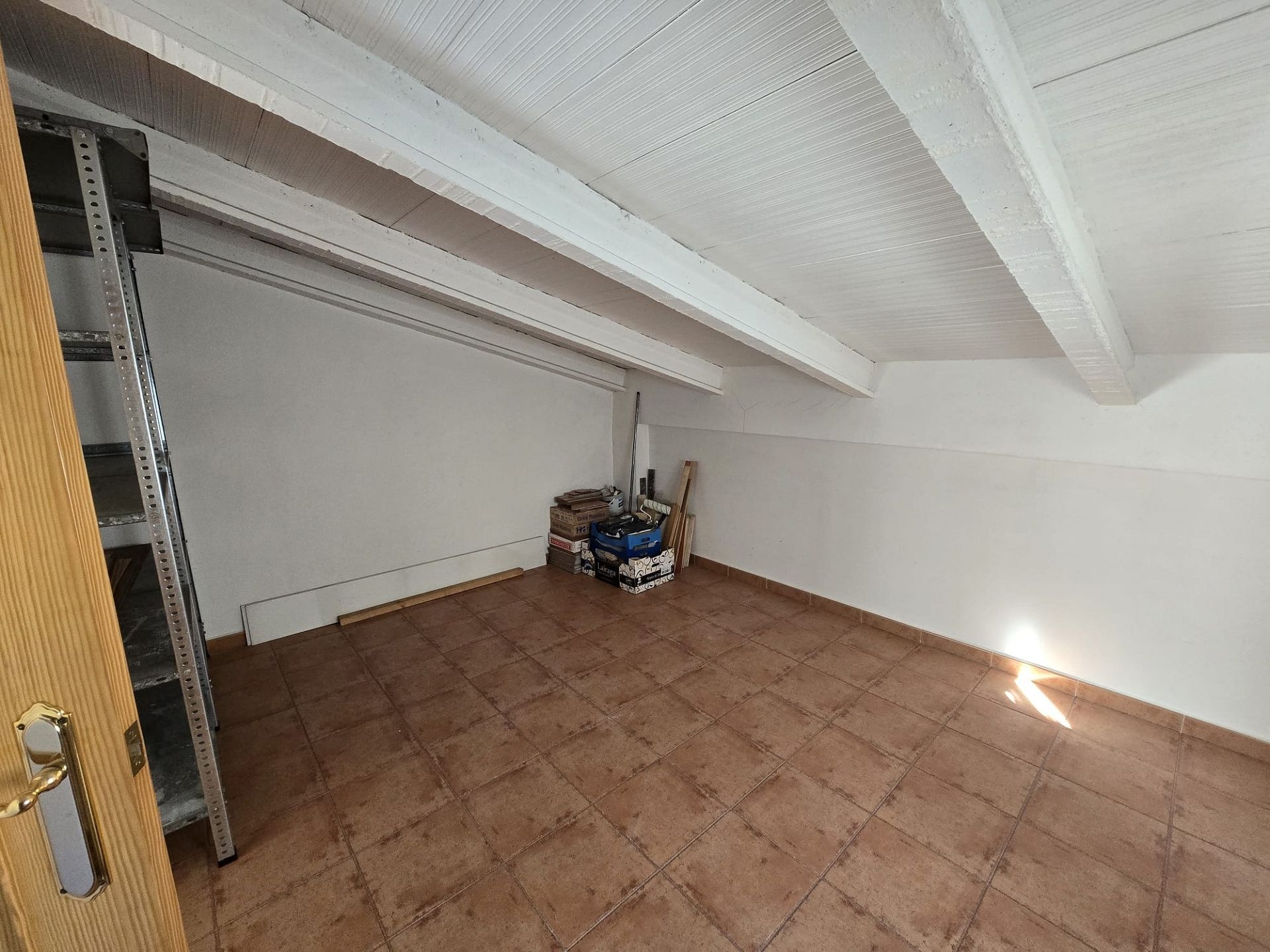 Resale - 5 Bedroom 2 Bathroom Townhouse in Sax -  - Alicante