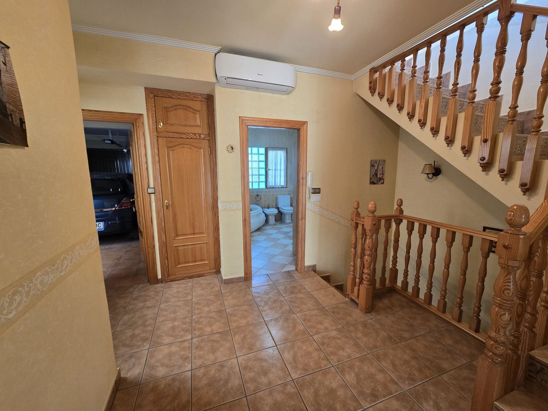 Resale - 5 Bedroom 2 Bathroom Townhouse in Sax -  - Alicante