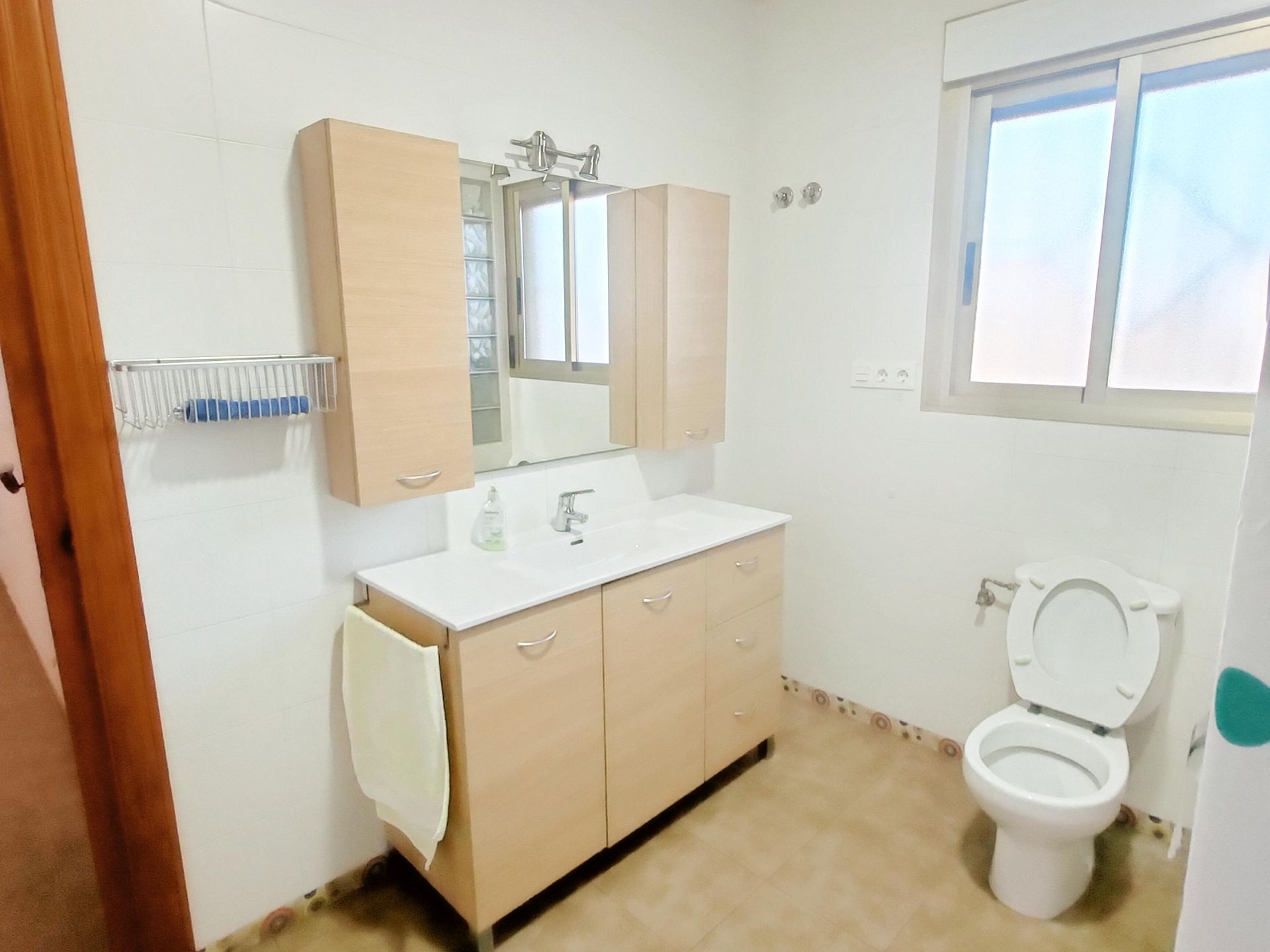 Resale - 6 Bedroom 4 Bathroom Villa in Aspe -  - Alicante