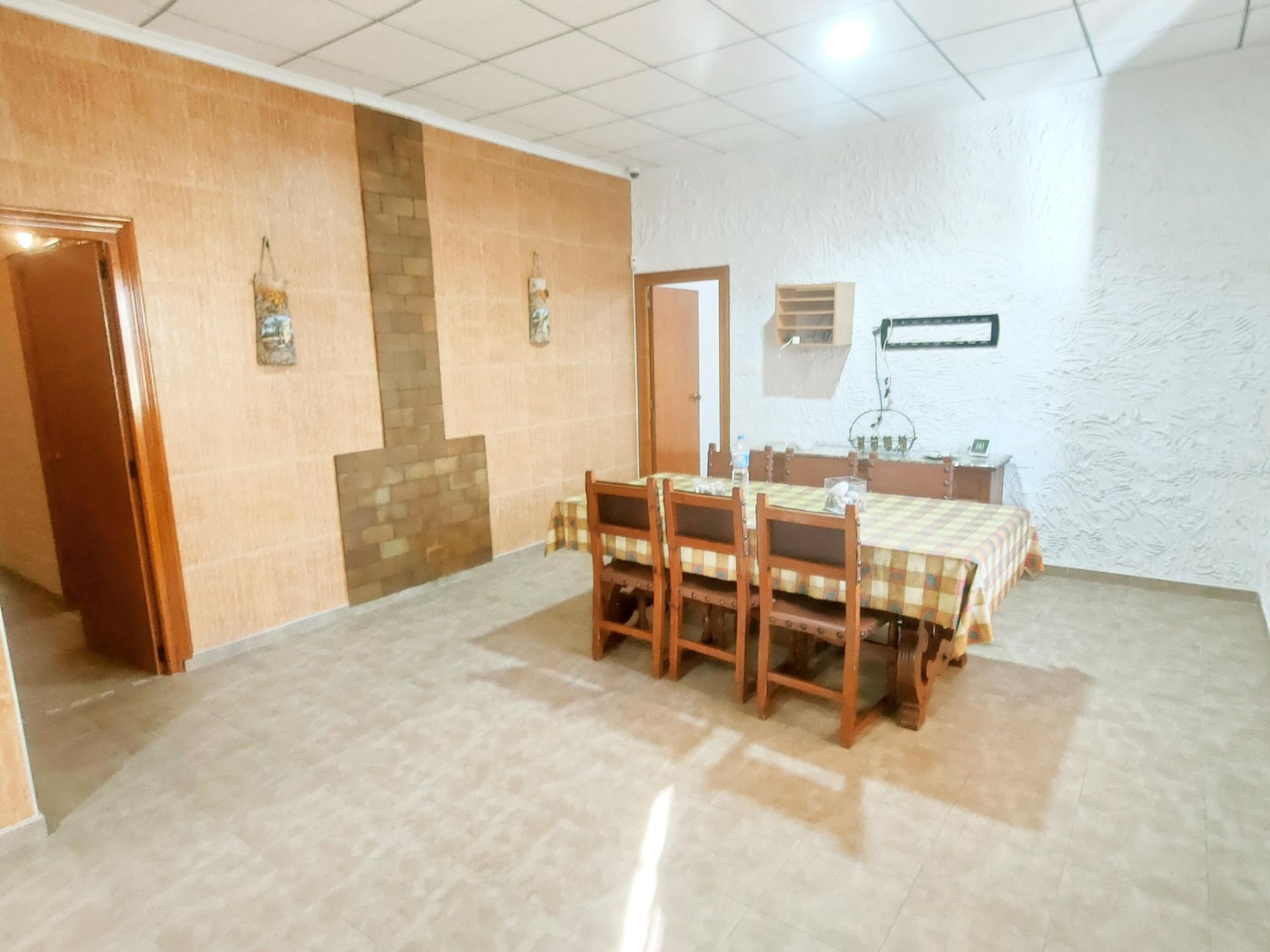 Resale - 6 Bedroom 4 Bathroom Villa in Aspe -  - Alicante