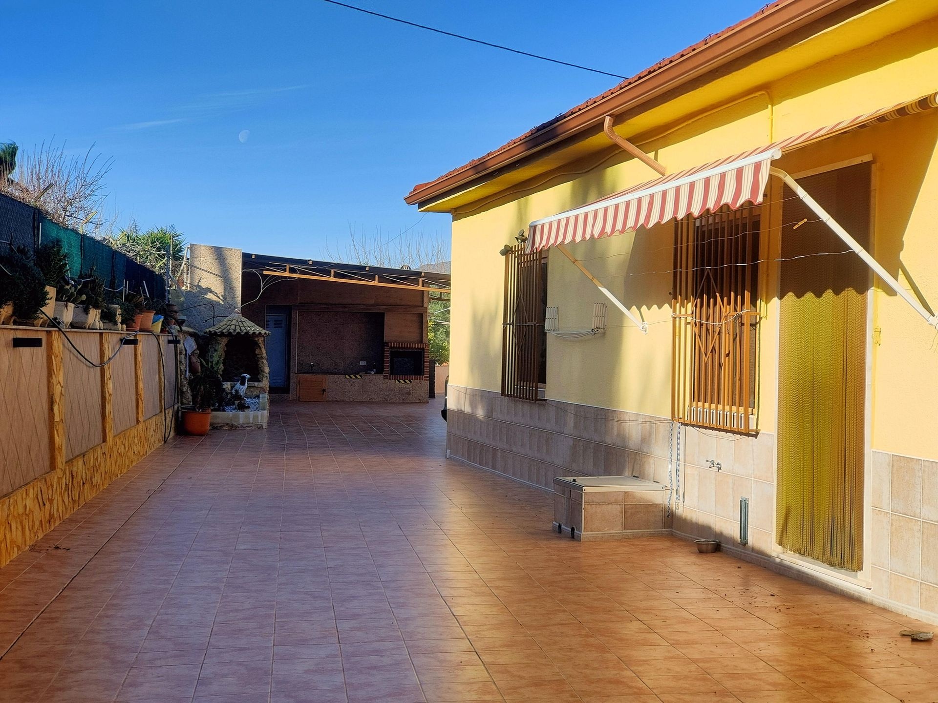 Resale - 6 Bedroom 4 Bathroom Villa in Aspe -  - Alicante