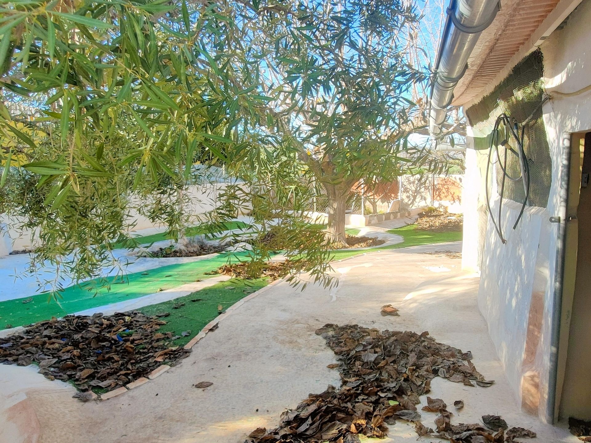 Resale - 6 Bedroom 4 Bathroom Villa in Aspe -  - Alicante