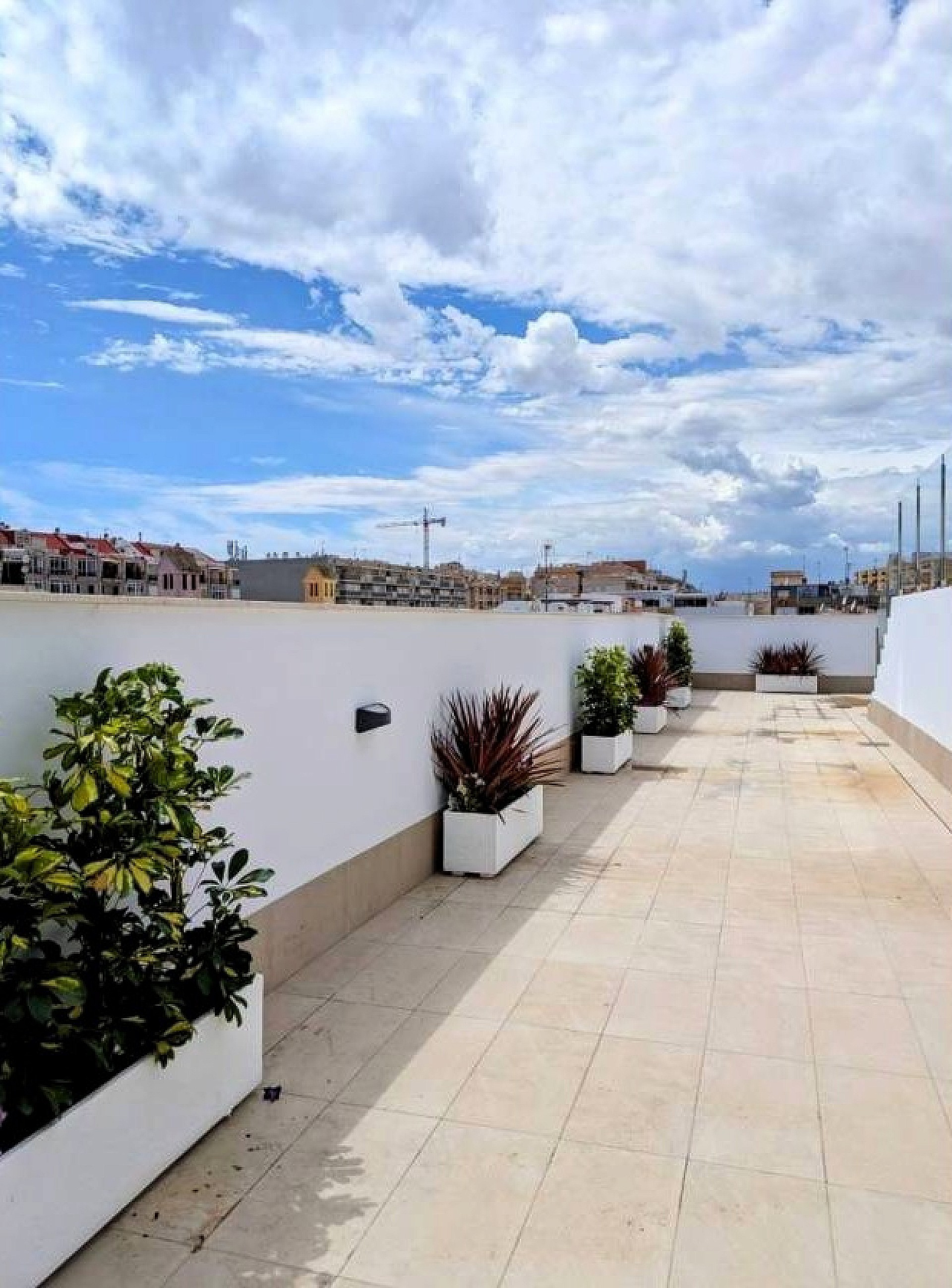Resale - 2 Bedroom 2 Bathroom Apartment in Torrevieja -  - Alicante
