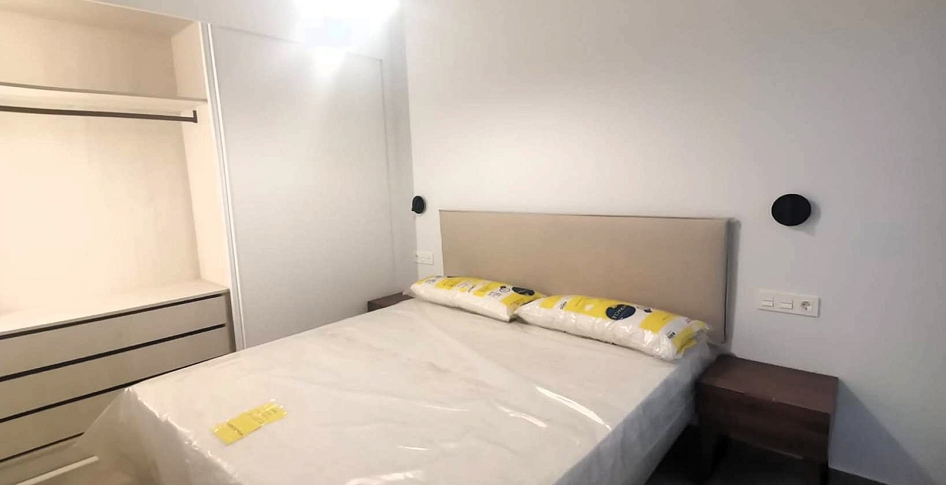 Resale - 2 Bedroom 2 Bathroom Apartment in Torrevieja -  - Alicante