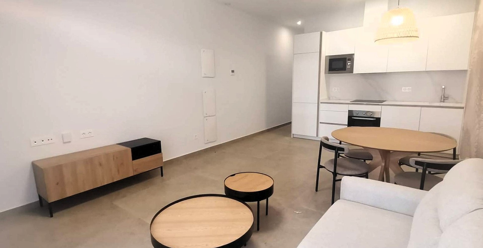 Resale - 2 Bedroom 2 Bathroom Apartment in Torrevieja -  - Alicante