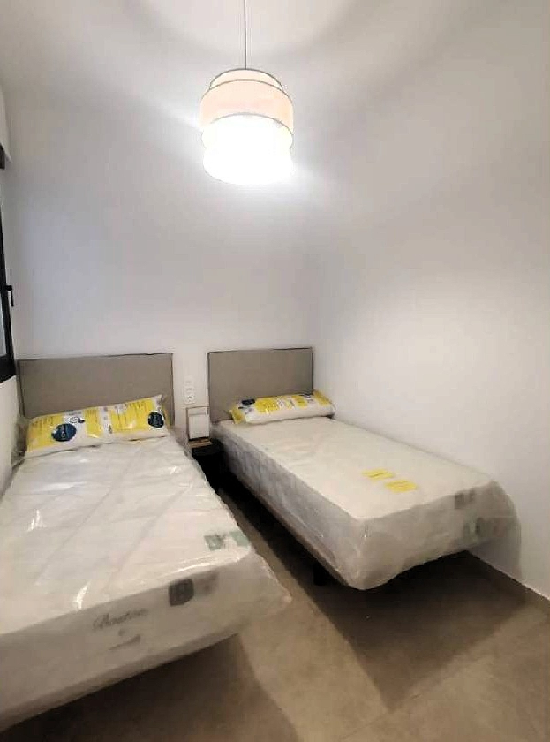 Resale - 2 Bedroom 2 Bathroom Apartment in Torrevieja -  - Alicante