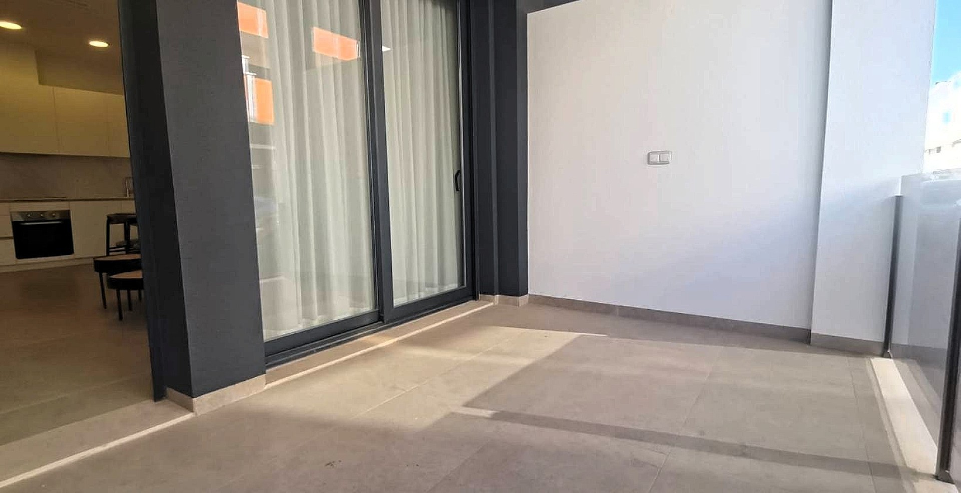 Resale - 2 Bedroom 2 Bathroom Apartment in Torrevieja -  - Alicante