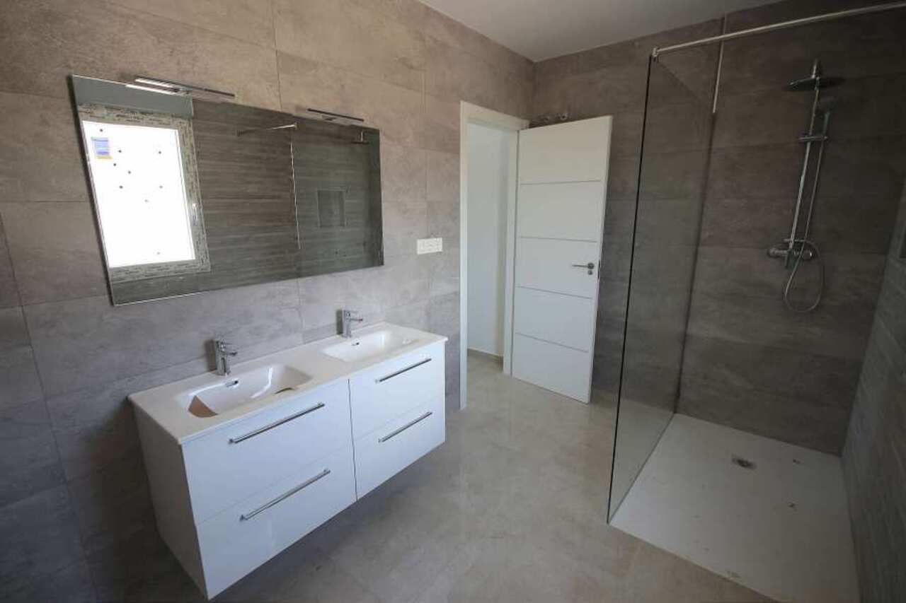 Resale - 4 Bedroom 3 Bathroom Villa in Pinoso - , Pinoso, Alicante, Spain - Alicante