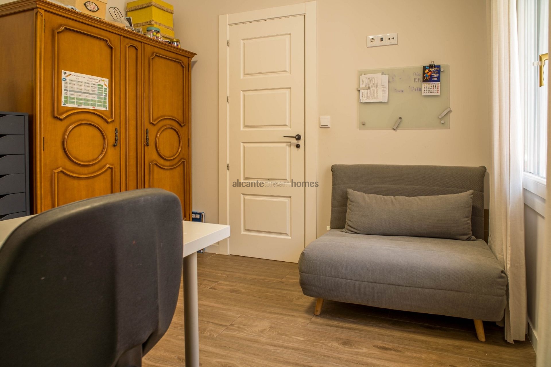 Resale - 4 Bedroom 2 Bathroom Village house in Pinoso -  - Alicante