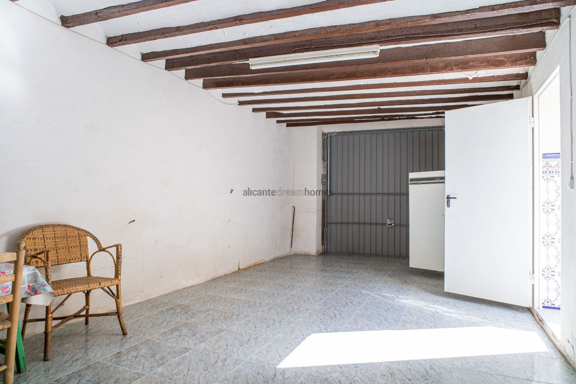Resale - 6 Bedroom 2 Bathroom Townhouse in Pinoso -  - Alicante