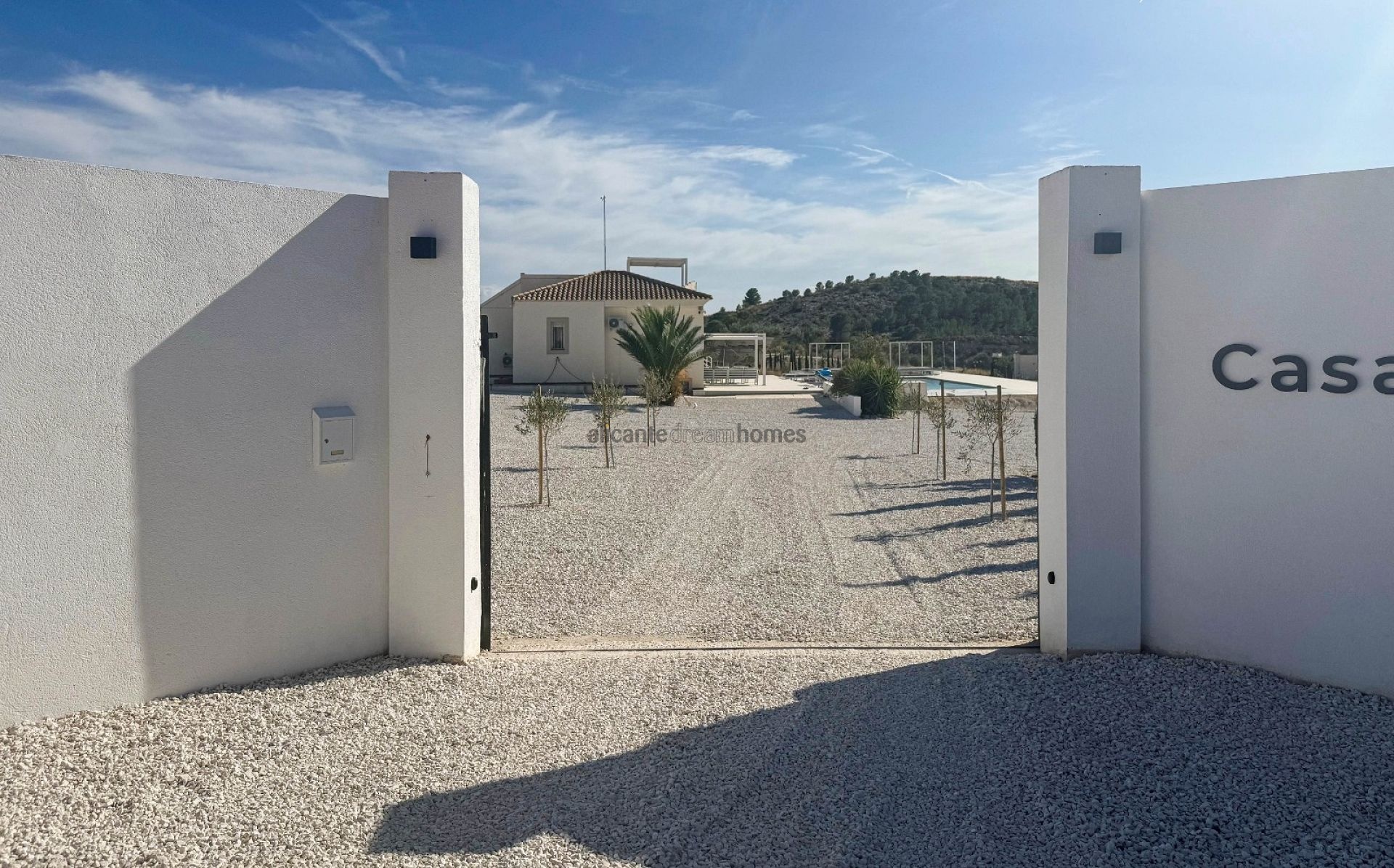 Resale - 3 Bedroom 2 Bathroom Villa in Pinoso -  - Alicante