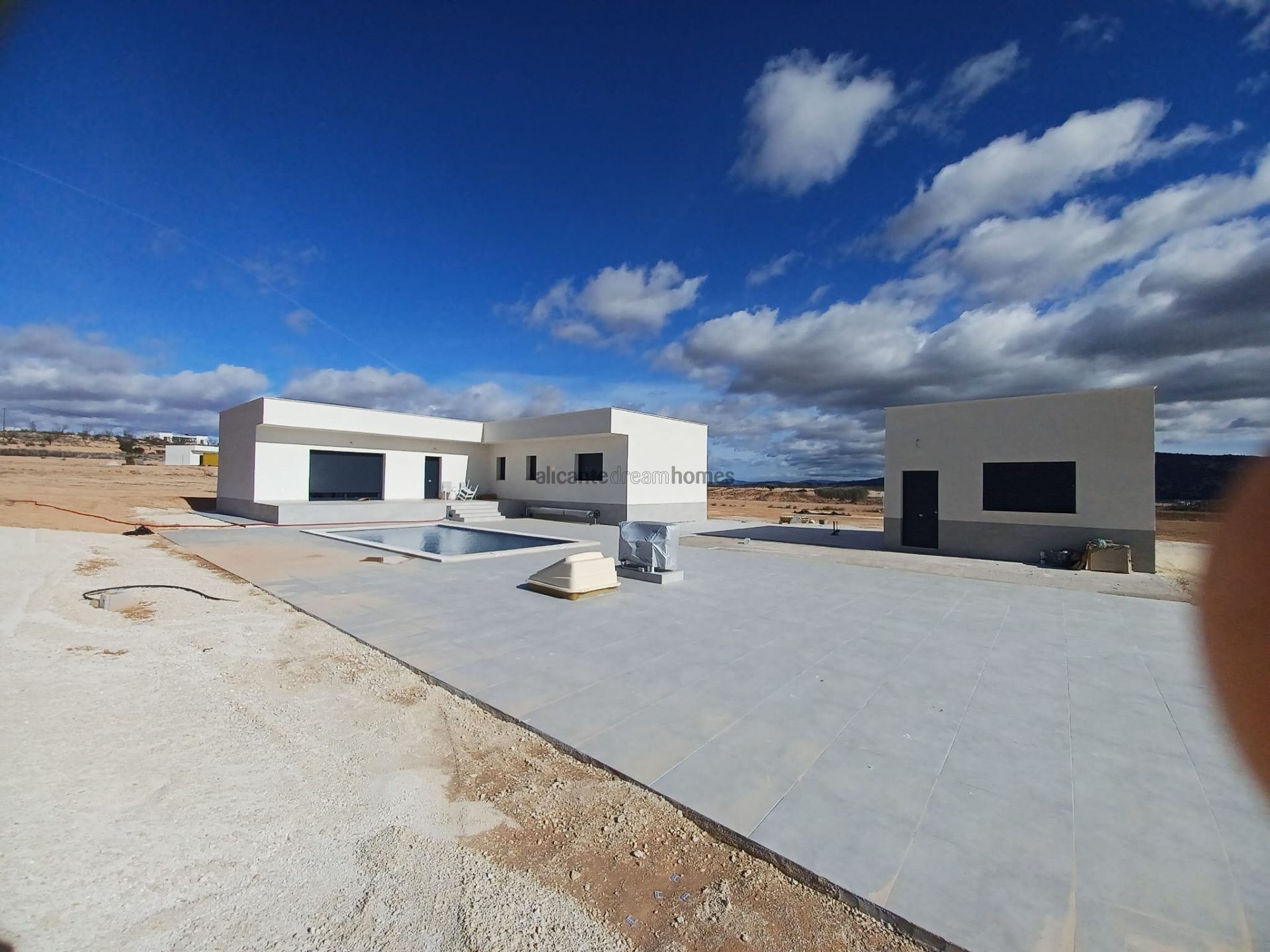 Resale - 3 Bedroom 2 Bathroom Villa in Pinoso -  - Alicante