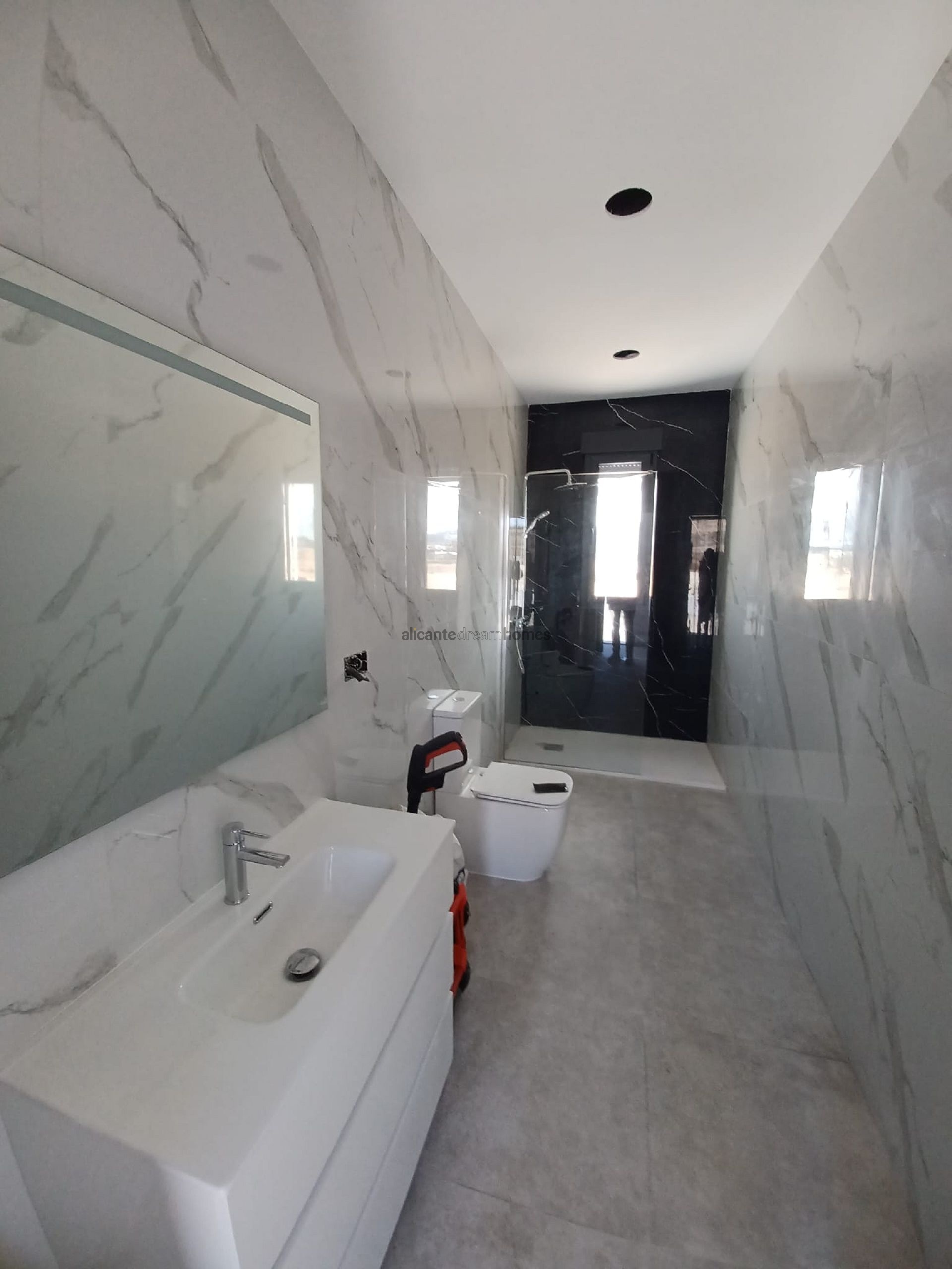 Resale - 3 Bedroom 2 Bathroom Villa in Pinoso -  - Alicante