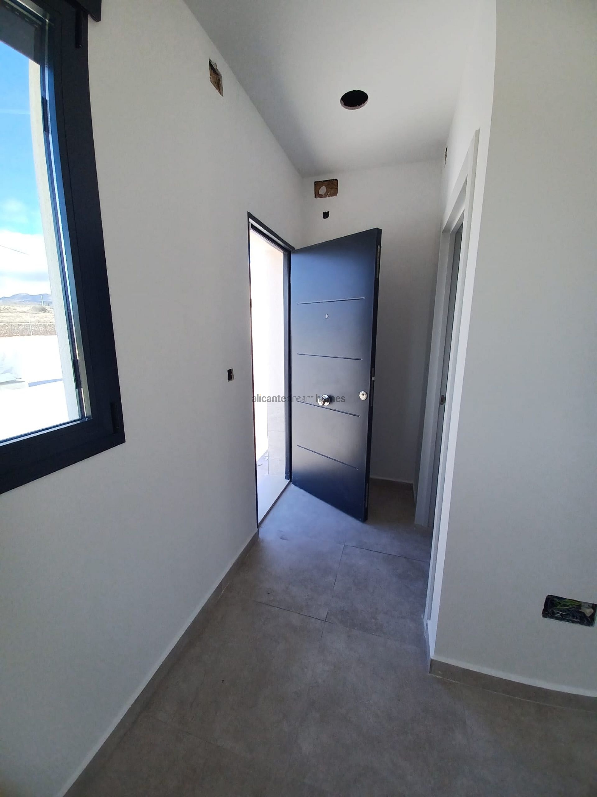 Resale - 3 Bedroom 2 Bathroom Villa in Pinoso -  - Alicante