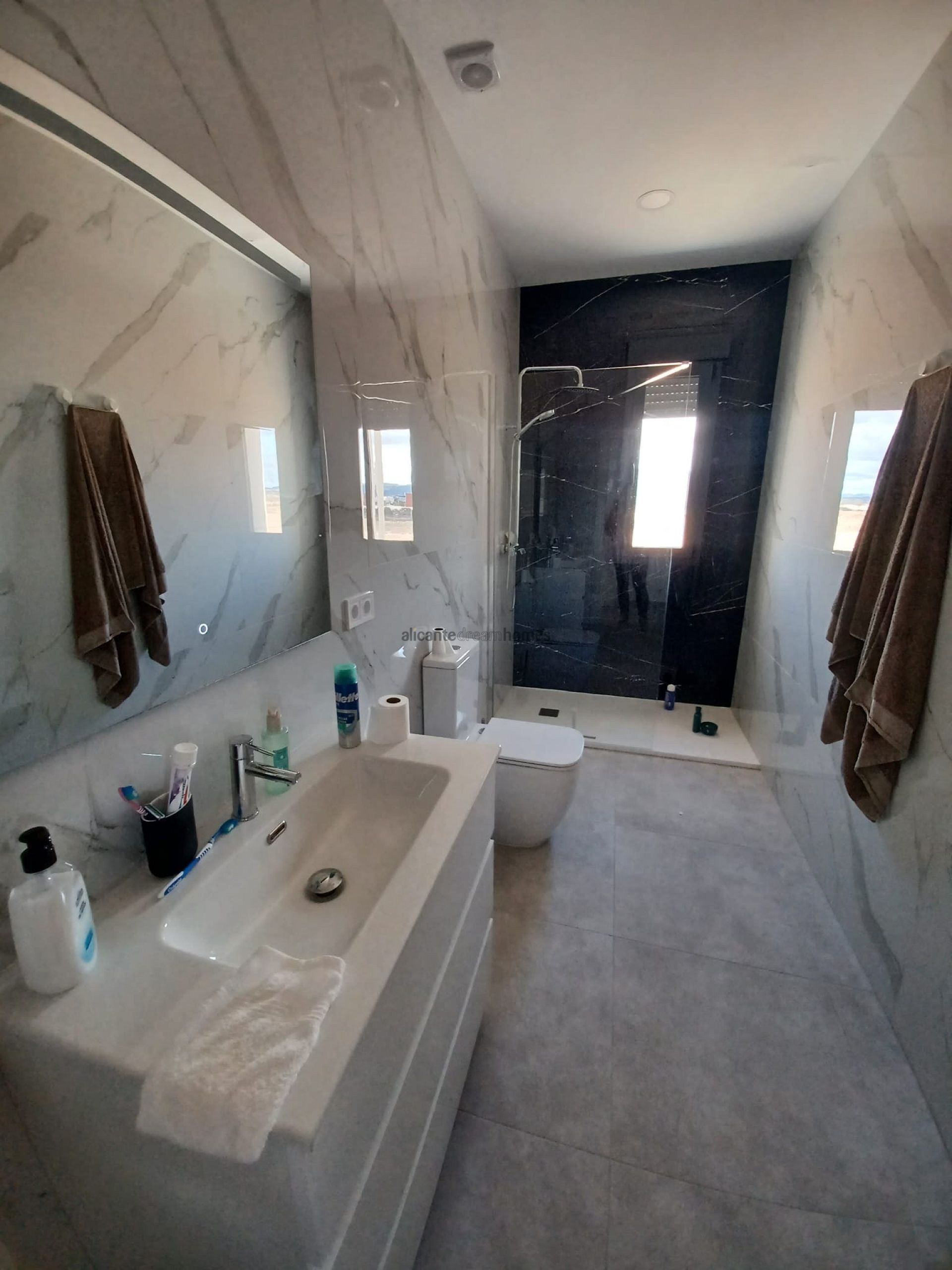 Resale - 3 Bedroom 2 Bathroom Villa in Pinoso -  - Alicante