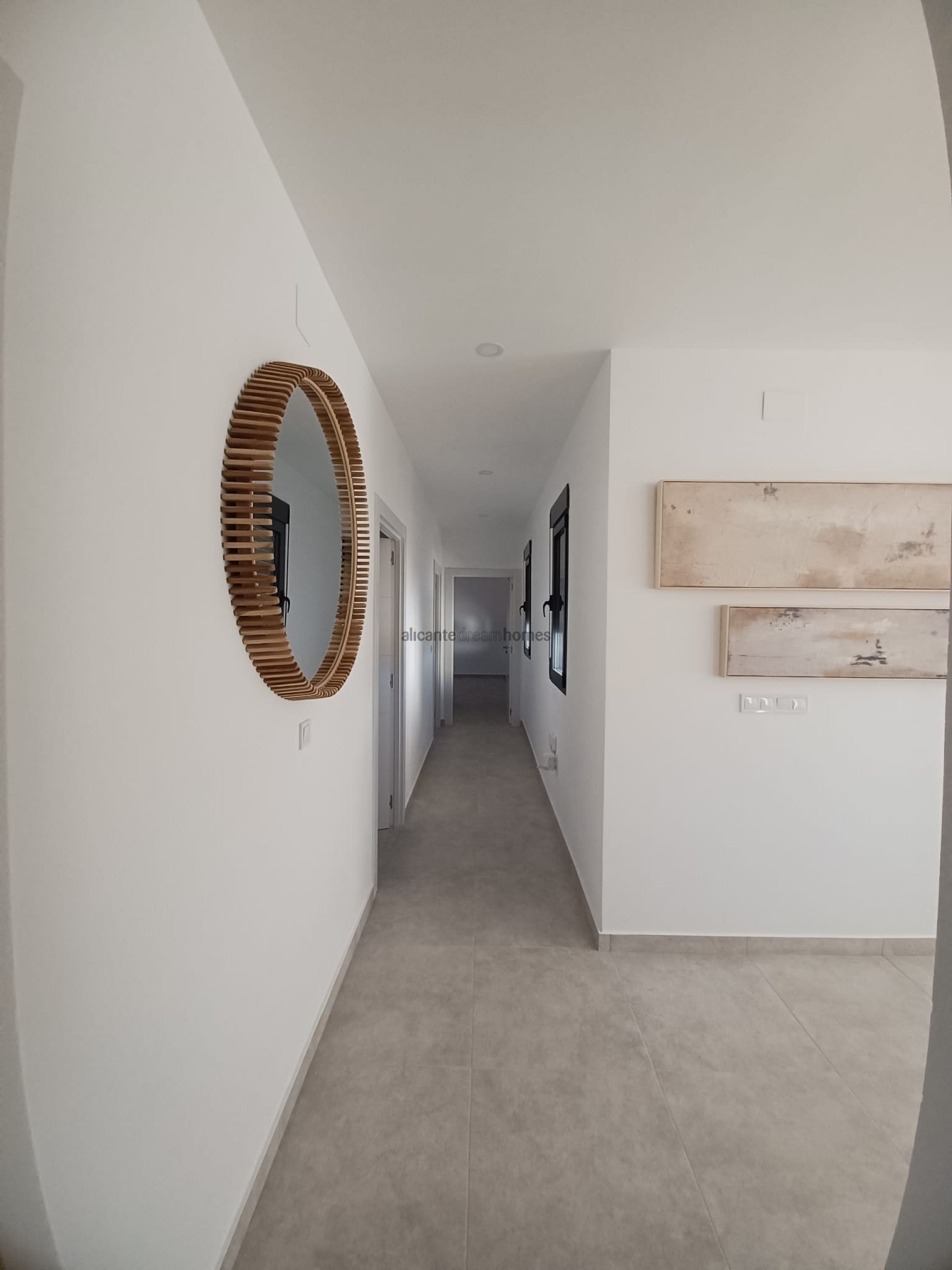 Resale - 3 Bedroom 2 Bathroom Villa in Pinoso -  - Alicante