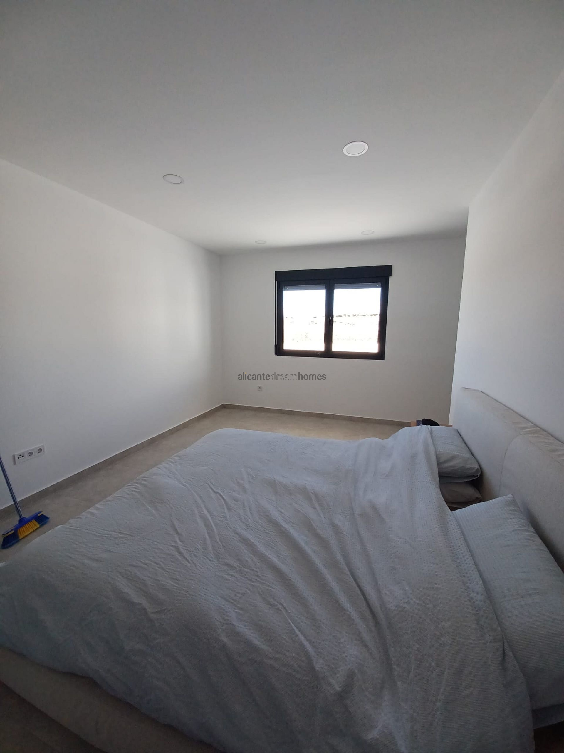 Resale - 3 Bedroom 2 Bathroom Villa in Pinoso -  - Alicante