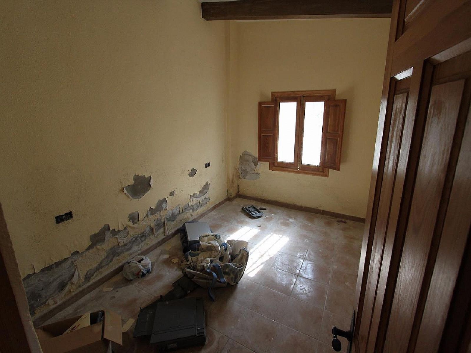 Resale - 3 Bedroom 2 Bathroom Villa in Petrer -  - Alicante