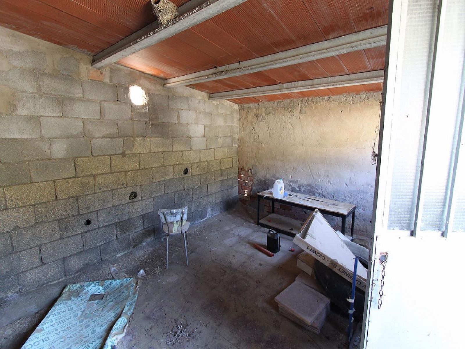 Resale - 3 Bedroom 2 Bathroom Villa in Petrer -  - Alicante