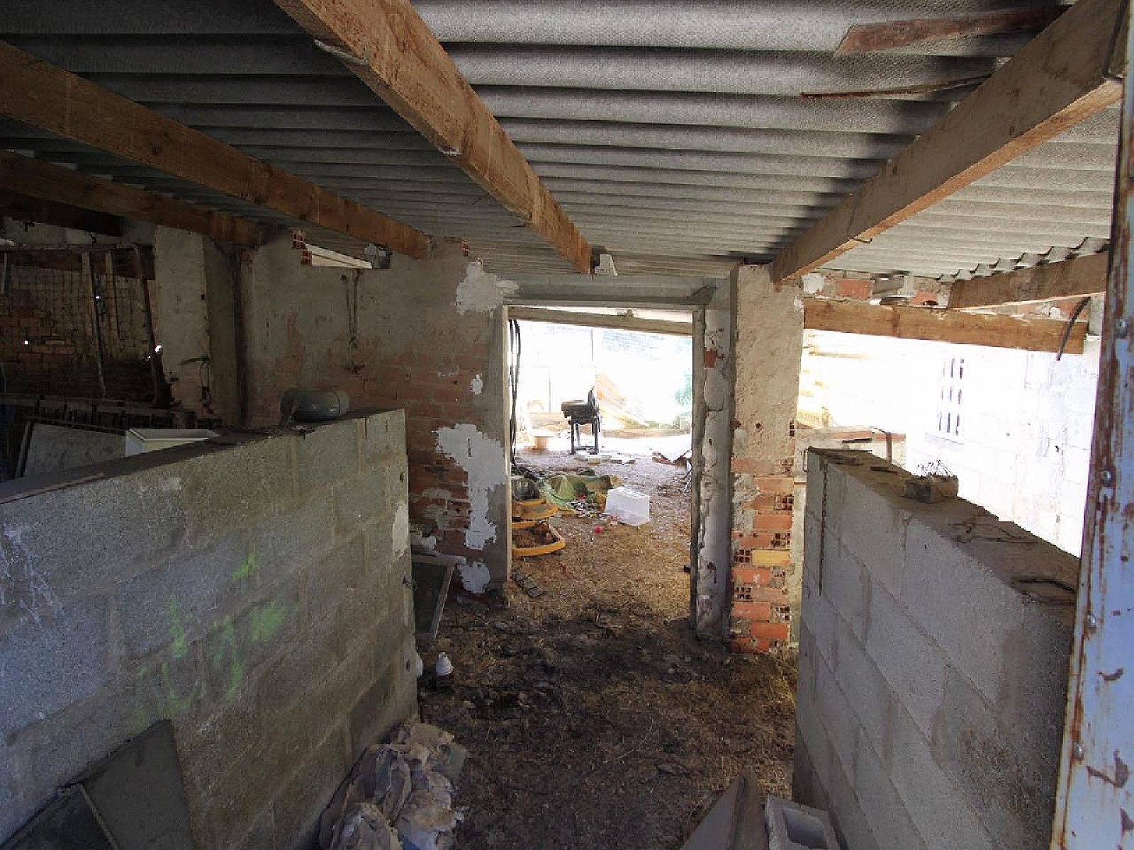 Resale - 3 Bedroom 2 Bathroom Villa in Petrer -  - Alicante