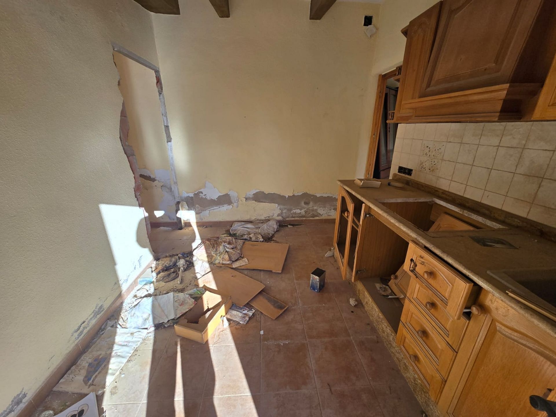 Resale - 3 Bedroom 2 Bathroom Villa in Petrer -  - Alicante