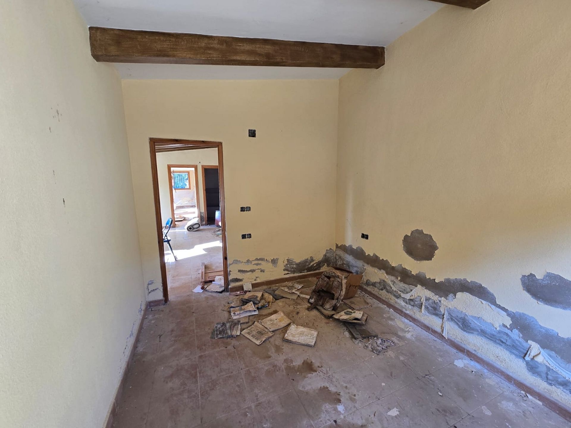 Resale - 3 Bedroom 2 Bathroom Villa in Petrer -  - Alicante