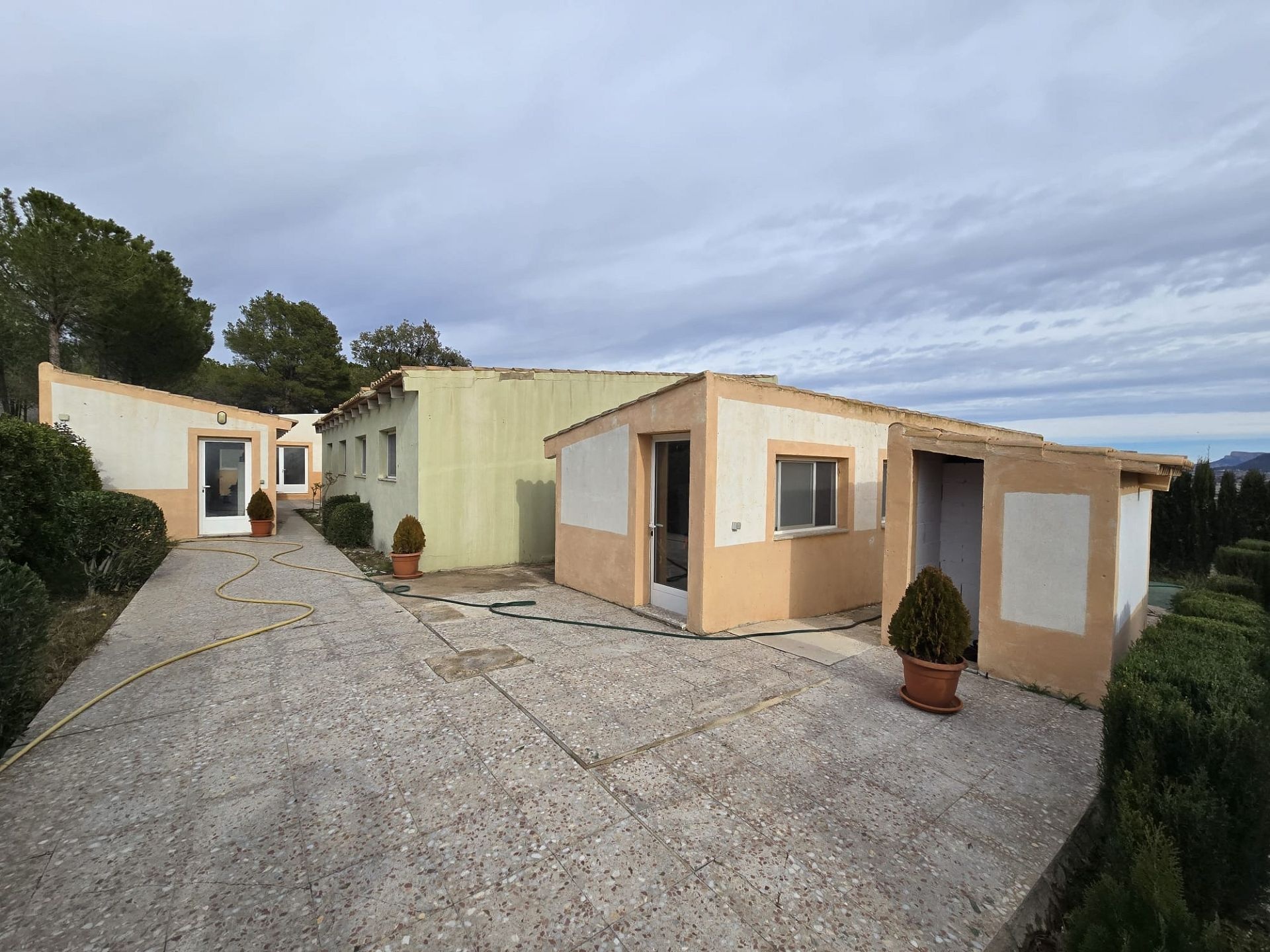 Resale - 4 Bedroom 4 Bathroom Country house in Salinas -  - Alicante