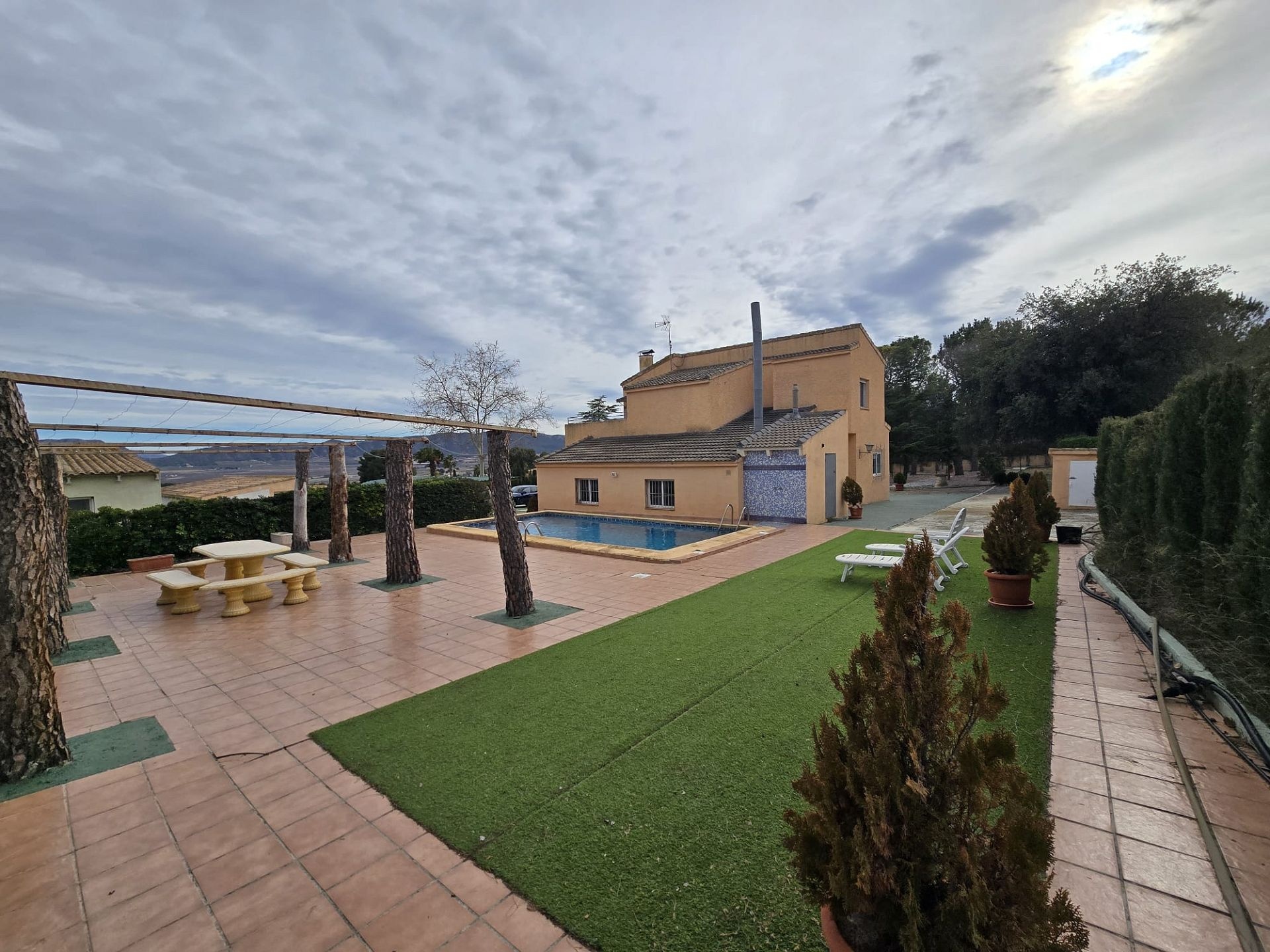 Resale - 4 Bedroom 4 Bathroom Country house in Salinas -  - Alicante